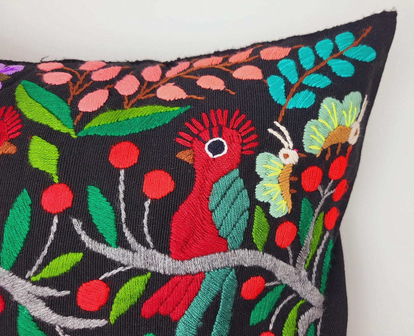 Housse de coussin brodée à la main mexicaine, housse de coussin motif animalier