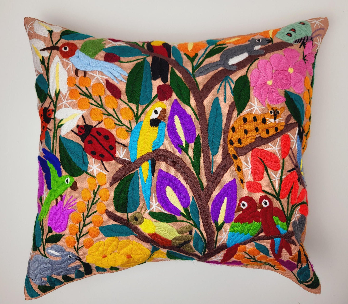 High-quality embroidered and hand-woven cushion cover from Mexico – decorated with a charming animal motif