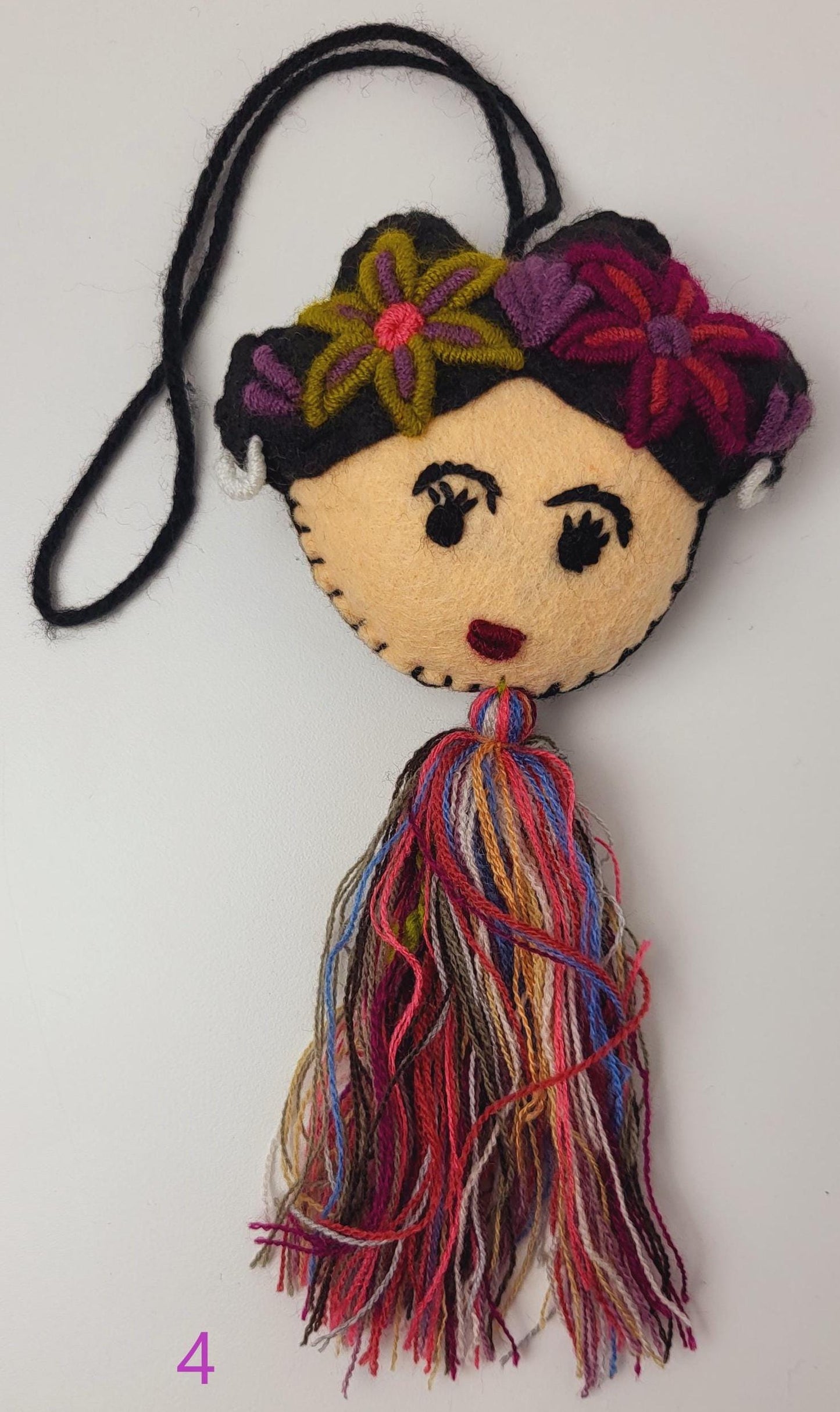 bunte Frida Kahlo Anhänger aus Mexiko.
bunte Deko Anhänger aus Filz von Fairmex