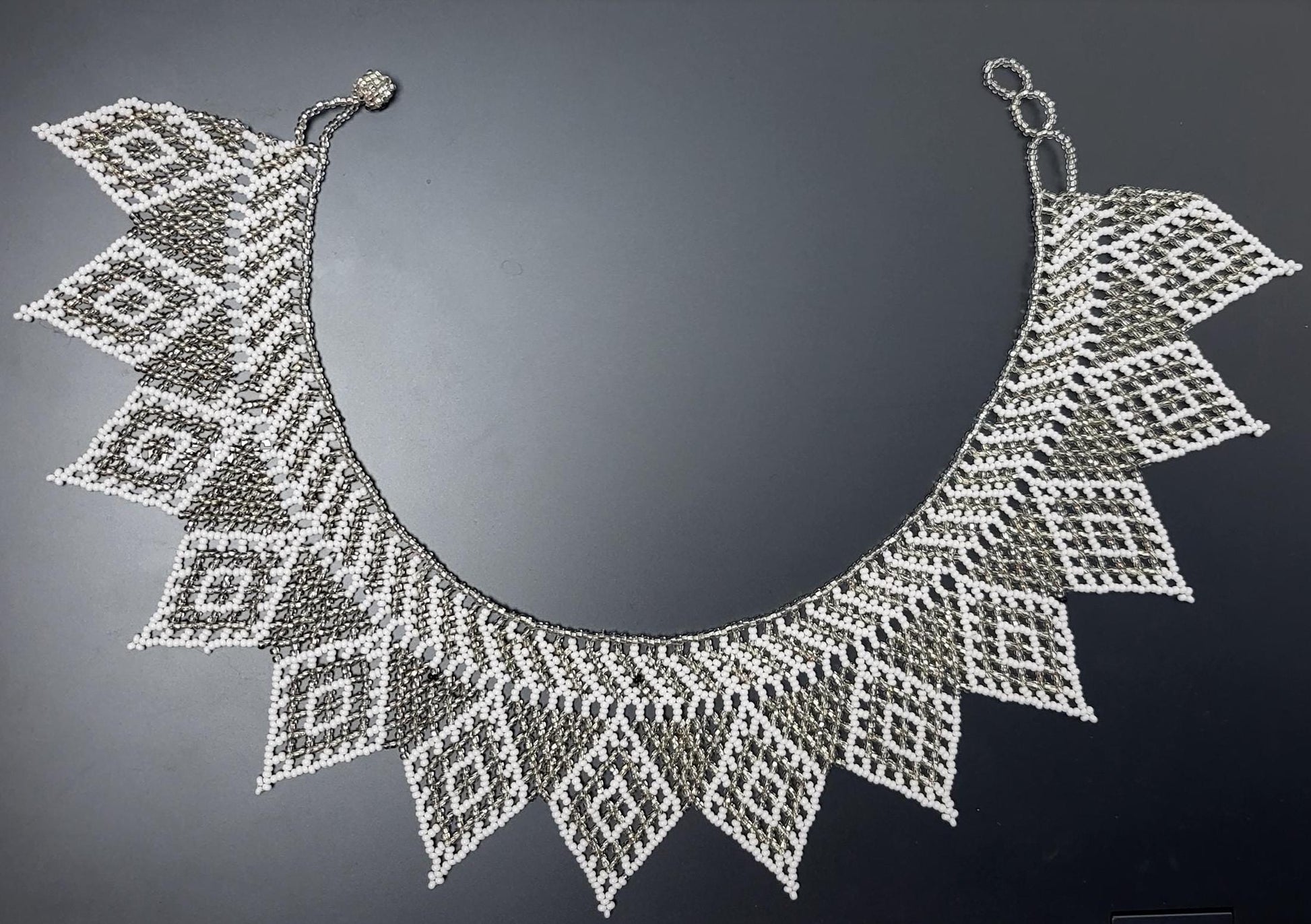 Perlenschmuck aus Mexiko, hergestellt von indigenen Frauen