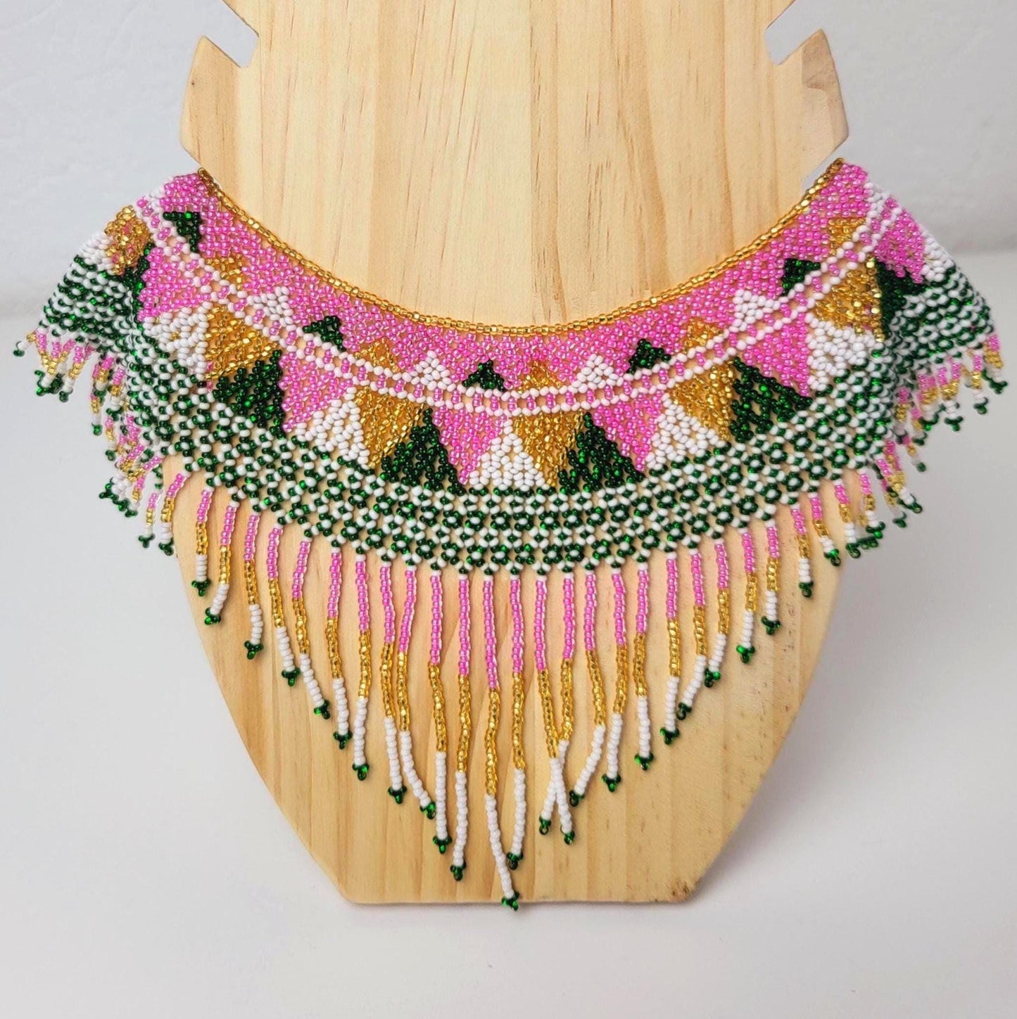 mexikanische Perlenkette, Perlenschmuck aus Chiapas Mexiko, bunte Ketten hergestellt von Indigenen Frauen