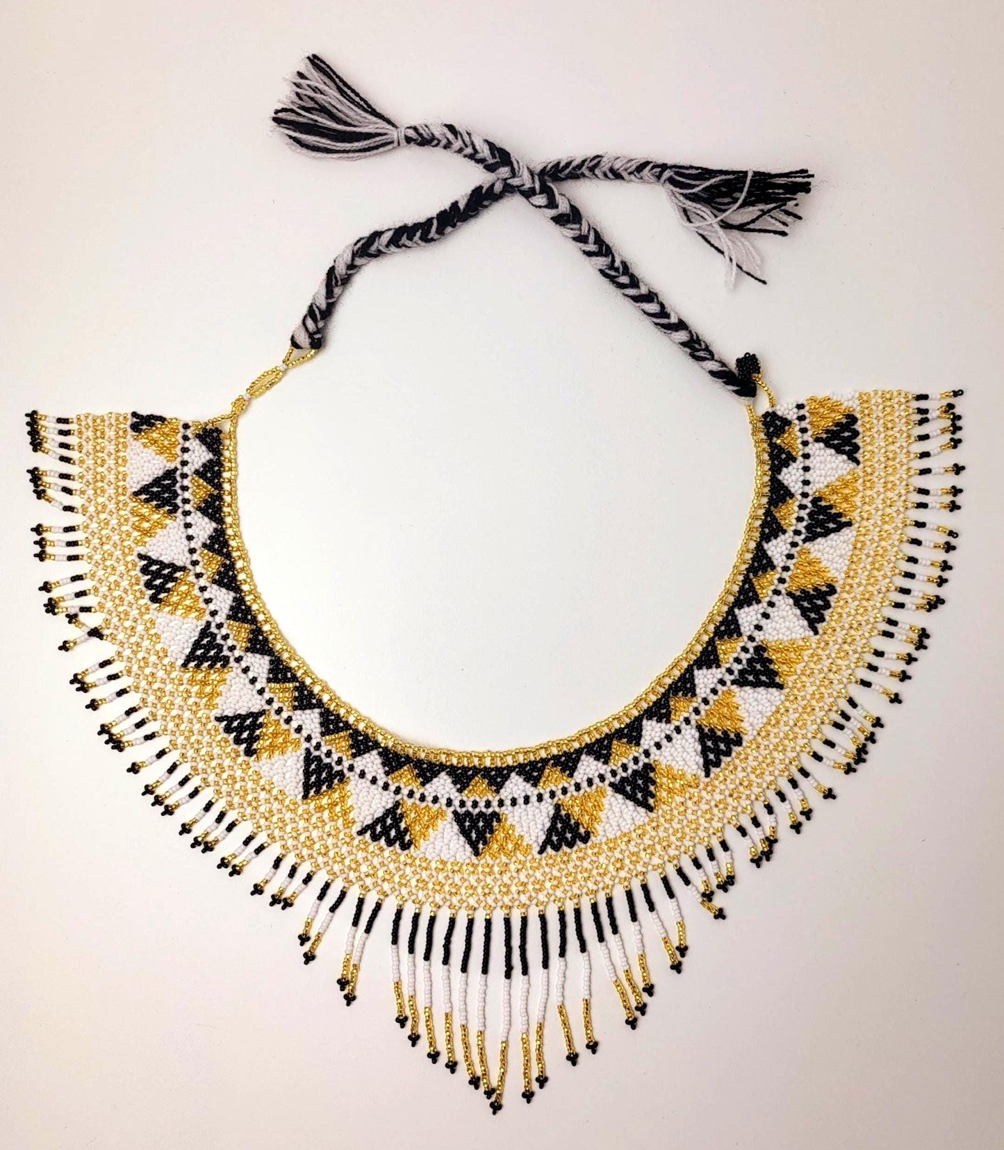 mexikanische Perlenschmuck, Perlenkette aus Chiapas Mexiko, bunte Ketten hergestellt von Indigenen Frauen