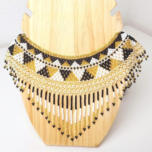 mexikanische Perlenschmuck, Perlenkette aus Chiapas Mexiko, bunte Ketten hergestellt von Indigenen Frauen