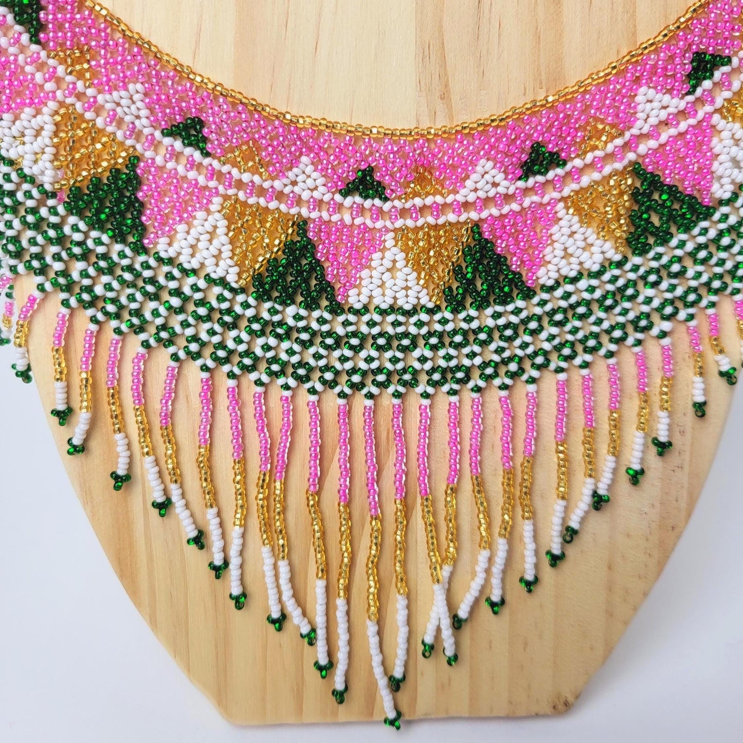 mexikanische Perlenkette, Perlenschmuck aus Chiapas Mexiko, bunte Ketten hergestellt von Indigenen Frauen