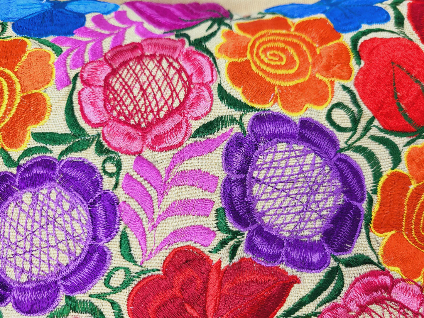 Mexikanischer handbestickter traditioneller Kissenbezug / mexikanisches buntes Dekor / Chiapas Stil / buntes Blumenmuster