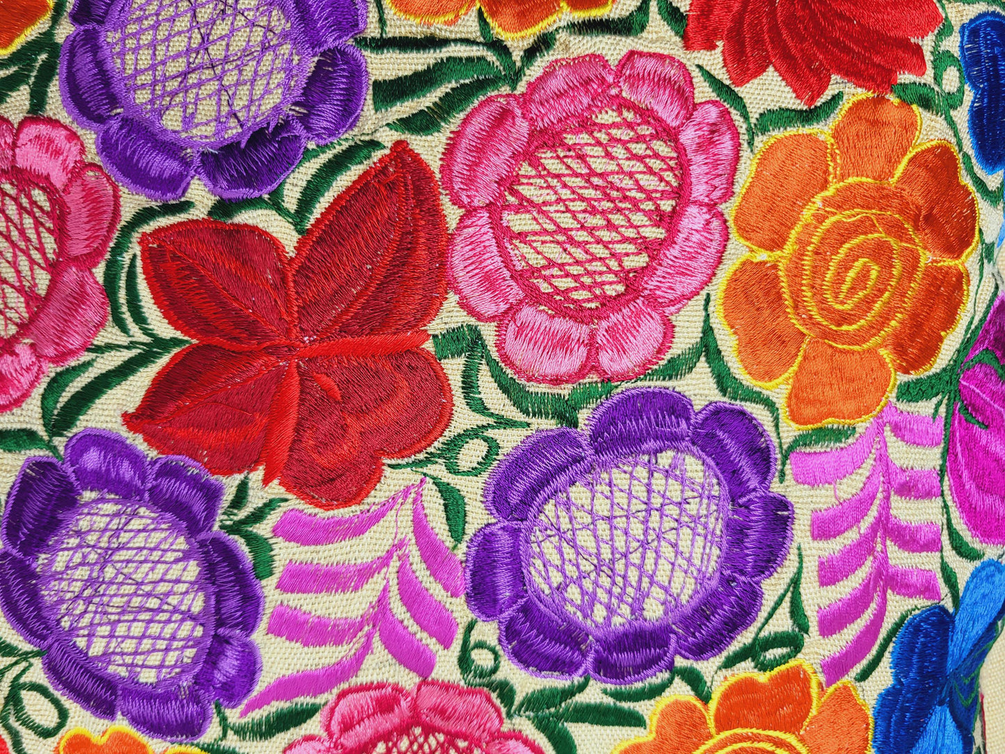 Mexikanischer handbestickter traditioneller Kissenbezug / mexikanisches buntes Dekor / Chiapas Stil / buntes Blumenmuster