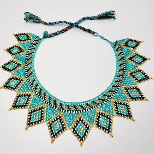 mexikanische Perlenschmuck, Perlenkette aus Chiapas Mexiko, bunte Ketten hergestellt von Indigenen Frauen