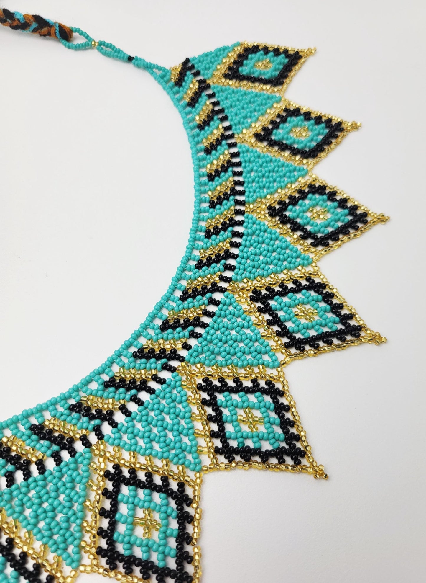 mexikanische Perlenschmuck, Perlenkette aus Chiapas Mexiko, bunte Ketten hergestellt von Indigenen Frauen