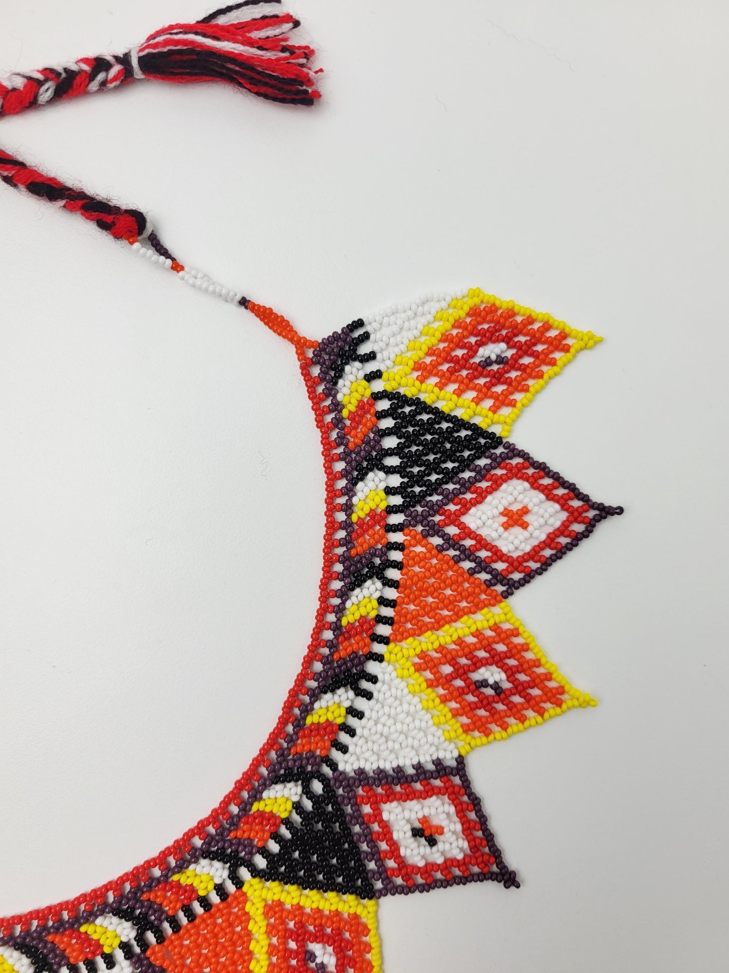 mexikanische Perlenschmuck, Perlenkette aus Chiapas Mexiko, bunte Ketten hergestellt von Indigenen Frauen