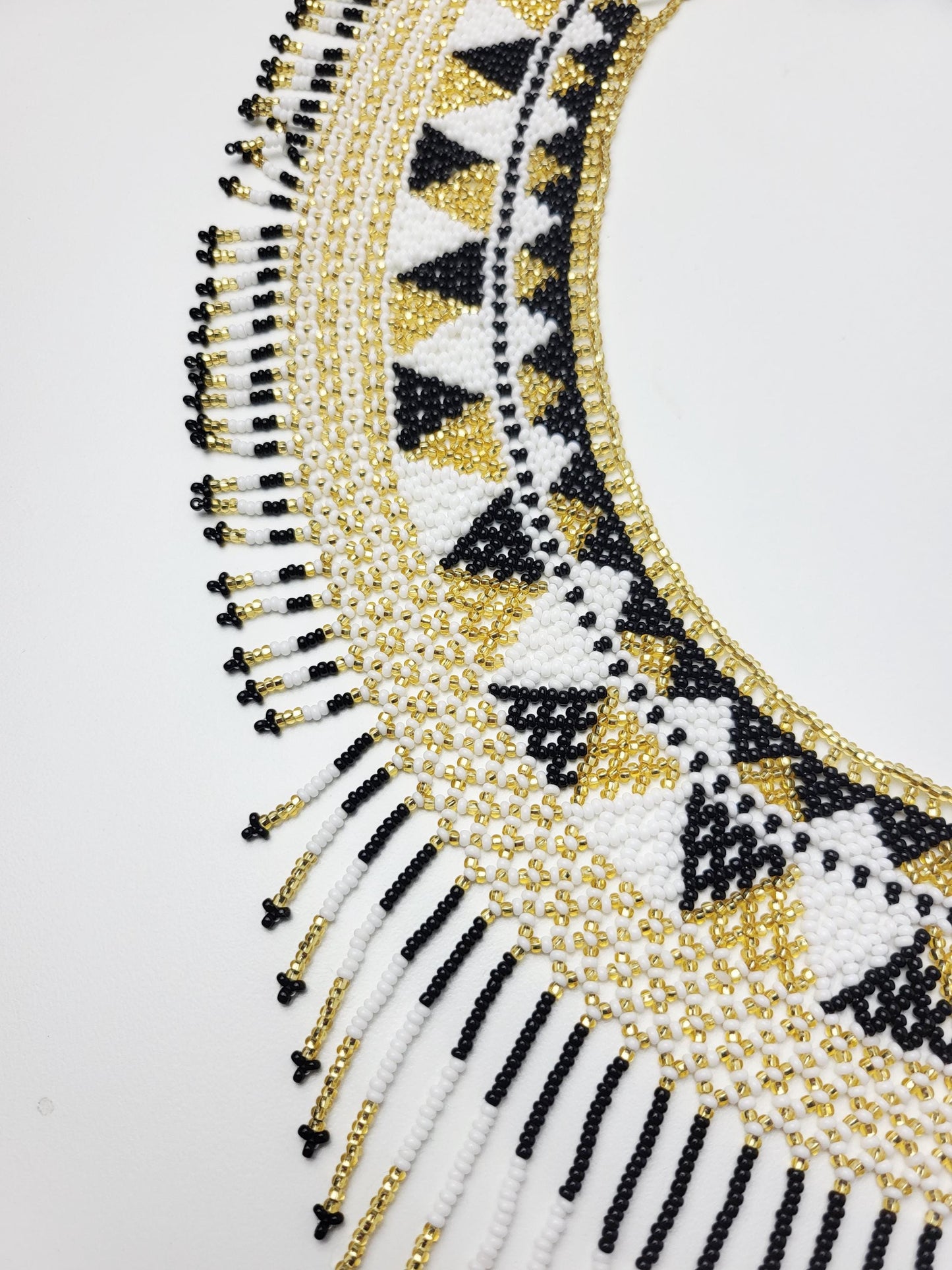 mexikanische Perlenschmuck, Perlenkette aus Chiapas Mexiko, bunte Ketten hergestellt von Indigenen Frauen