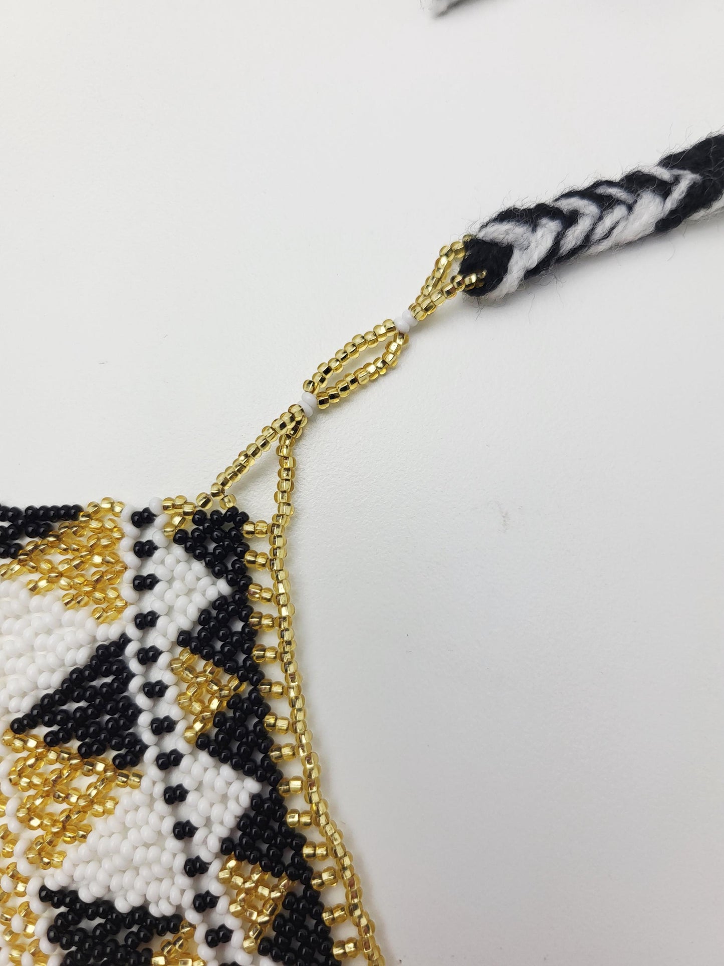 mexikanische Perlenschmuck, Perlenkette aus Chiapas Mexiko, bunte Ketten hergestellt von Indigenen Frauen