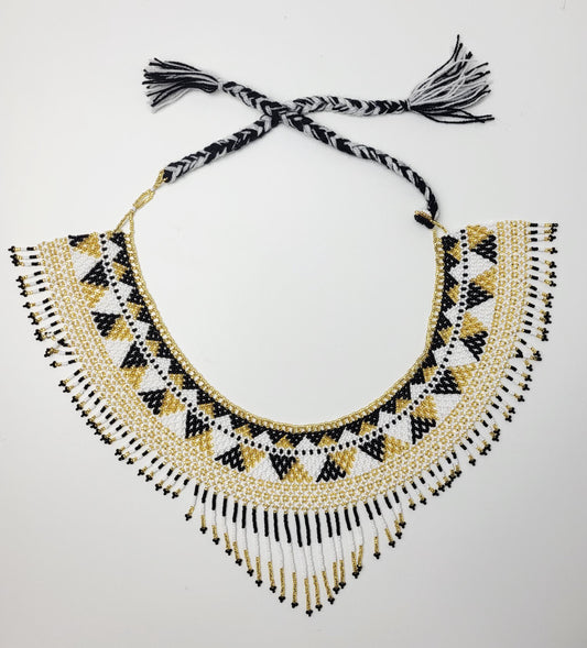 mexikanische Perlenschmuck, Perlenkette aus Chiapas Mexiko, bunte Ketten hergestellt von Indigenen Frauen