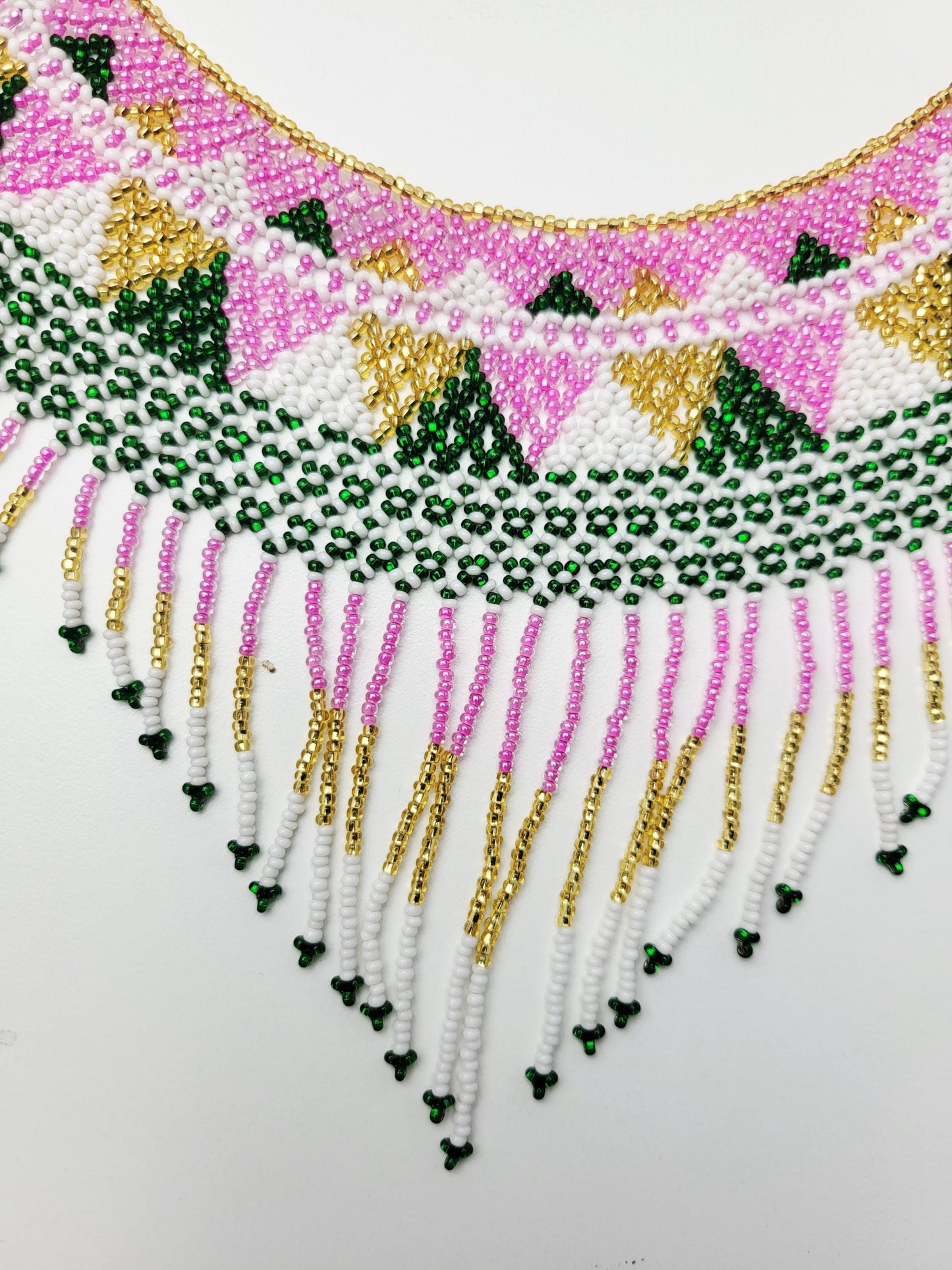mexikanische Perlenschmuck, Perlenkette aus Chiapas Mexiko, bunte Ketten hergestellt von Indigenen Frauen