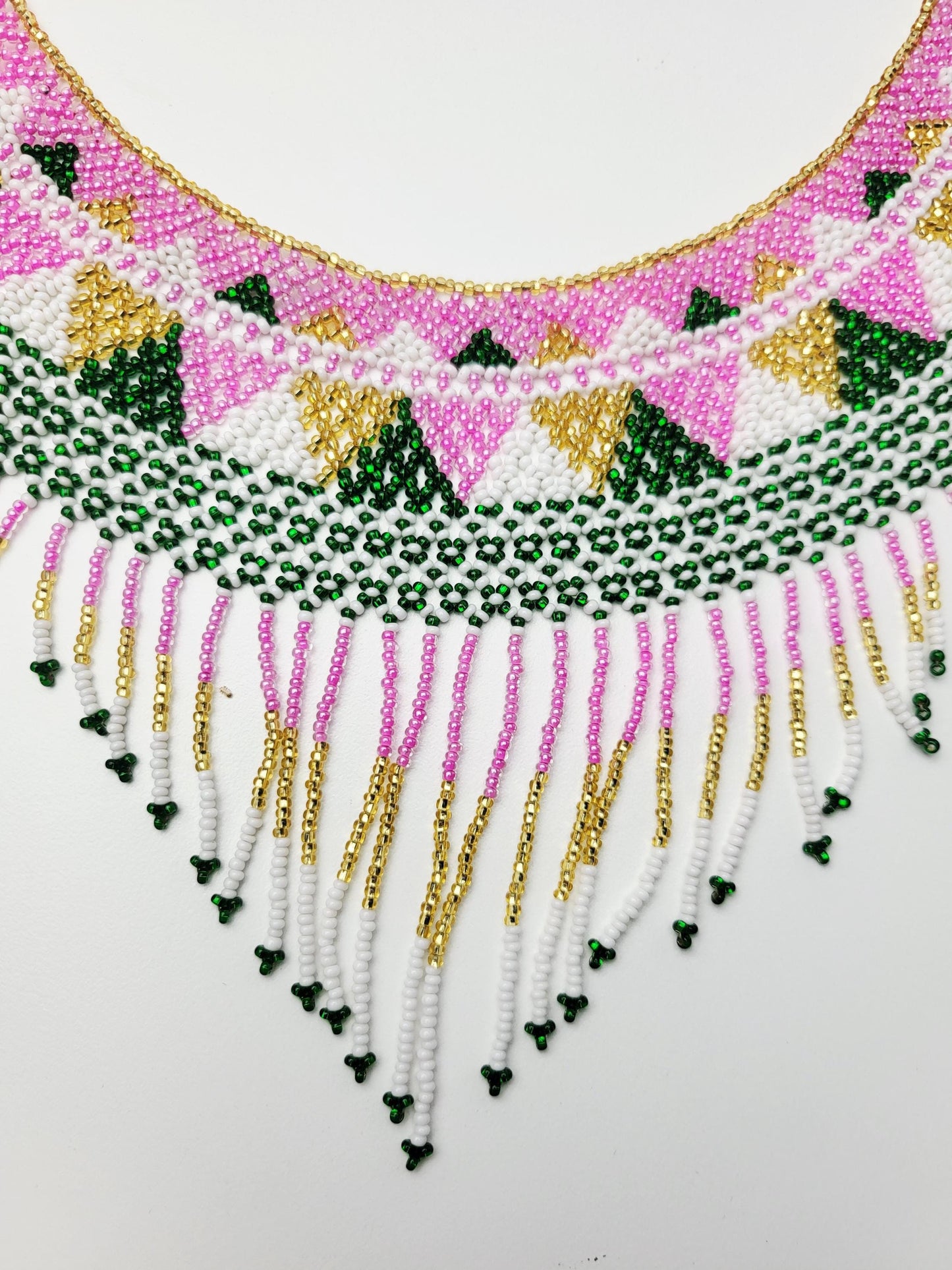 mexikanische Perlenschmuck, Perlenkette aus Chiapas Mexiko, bunte Ketten hergestellt von Indigenen Frauen