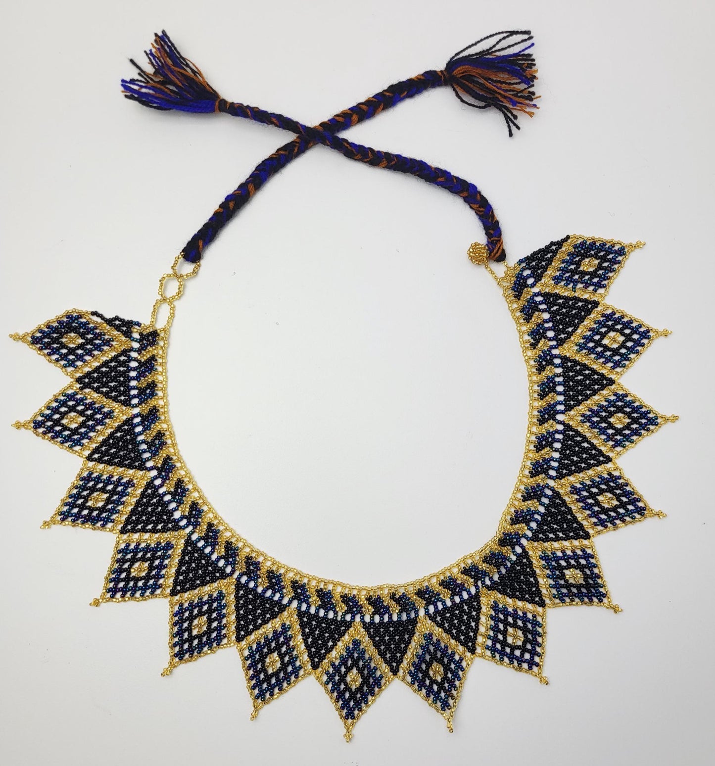 mexikanische Perlenschmuck, Perlenkette aus Chiapas Mexiko, bunte Ketten hergestellt von Indigenen Frauen