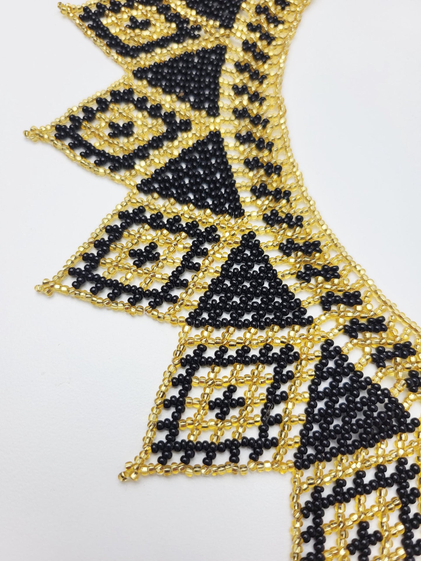 mexikanische Perlenschmuck, Perlenkette aus Chiapas Mexiko, bunte Ketten hergestellt von Indigenen Frauen