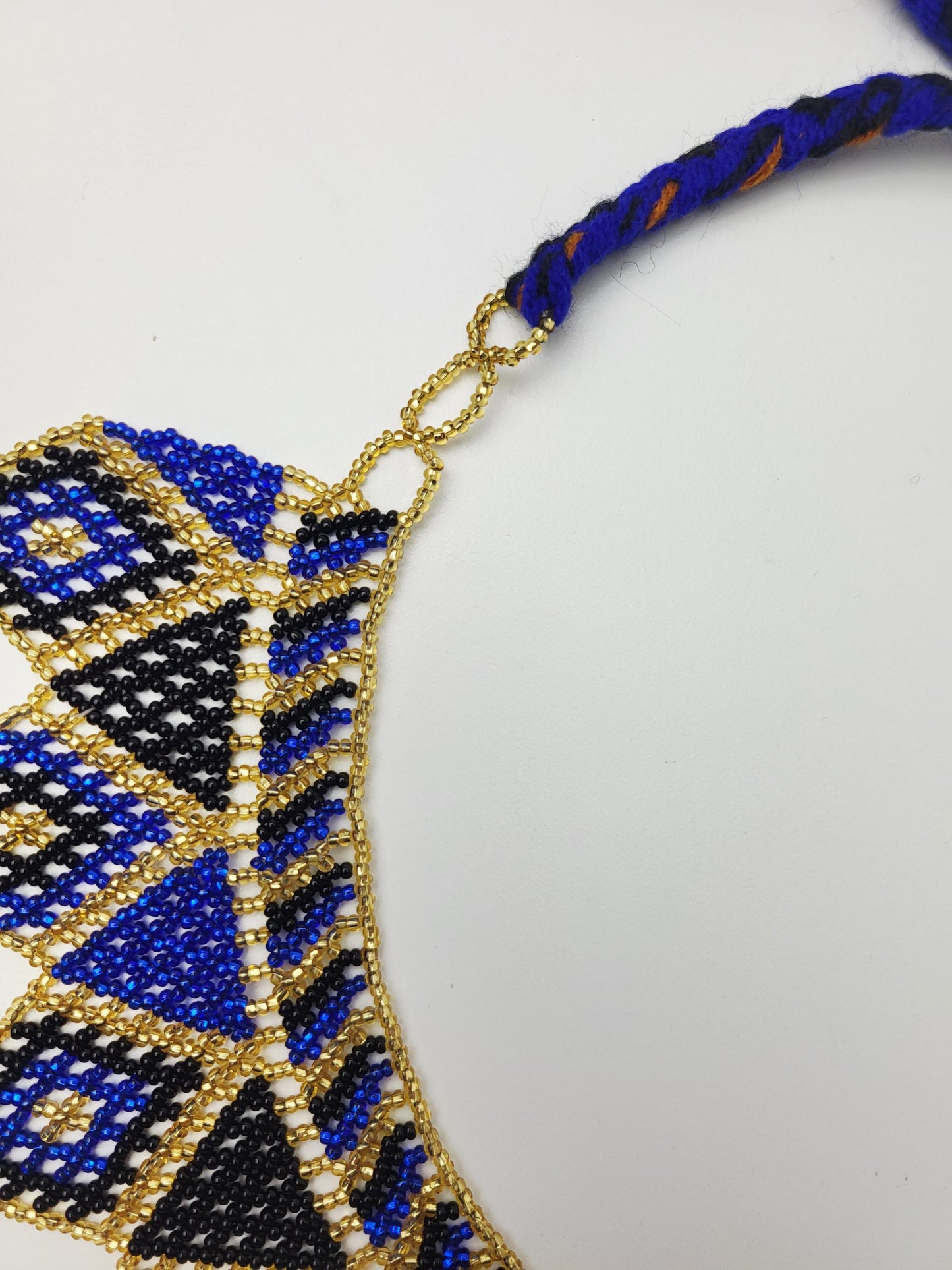 mexikanische Perlenschmuck, Perlenkette aus Chiapas Mexiko, bunte Ketten hergestellt von Indigenen Frauen