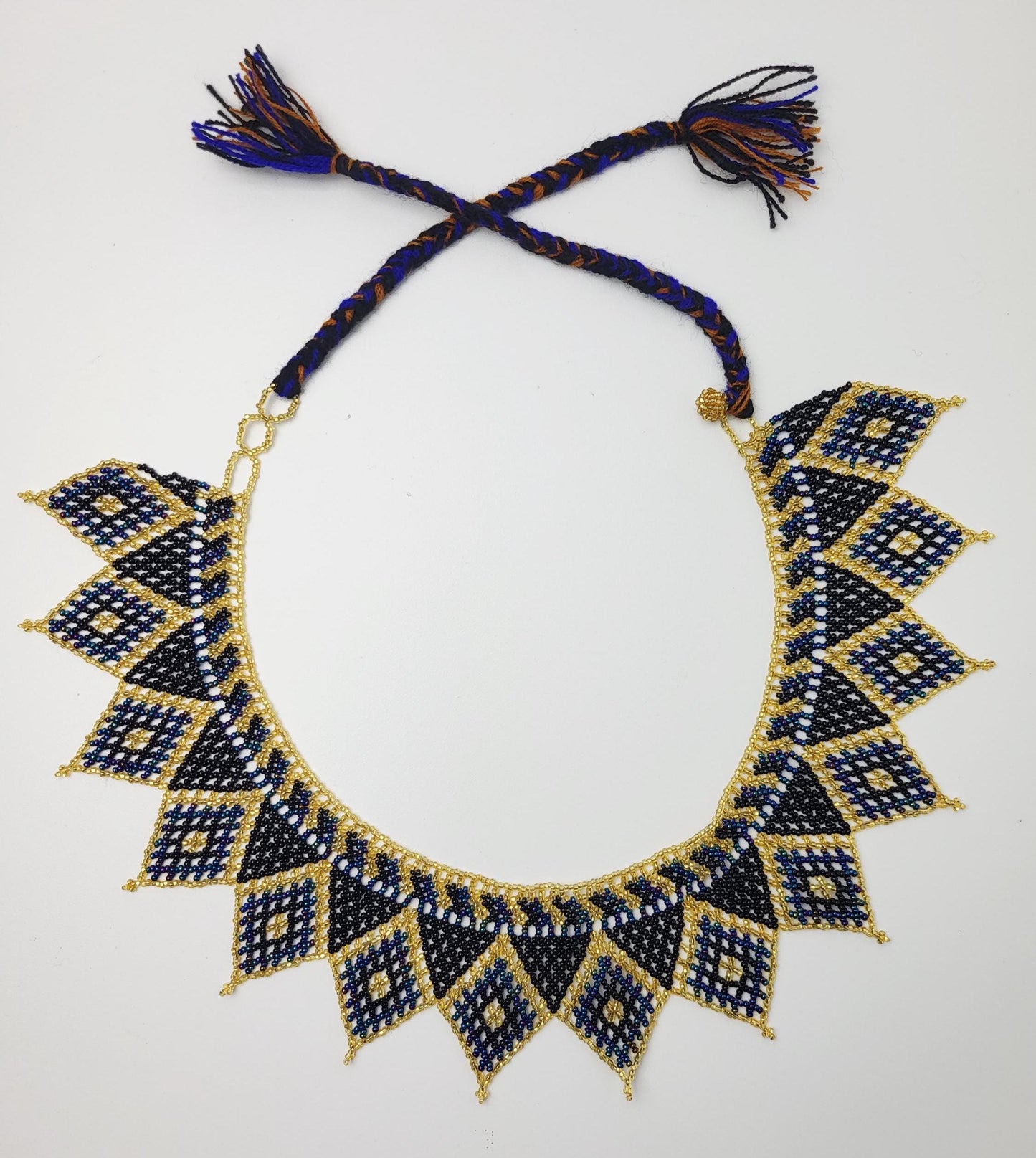 mexikanische Perlenschmuck, Perlenkette aus Chiapas Mexiko, bunte Ketten hergestellt von Indigenen Frauen