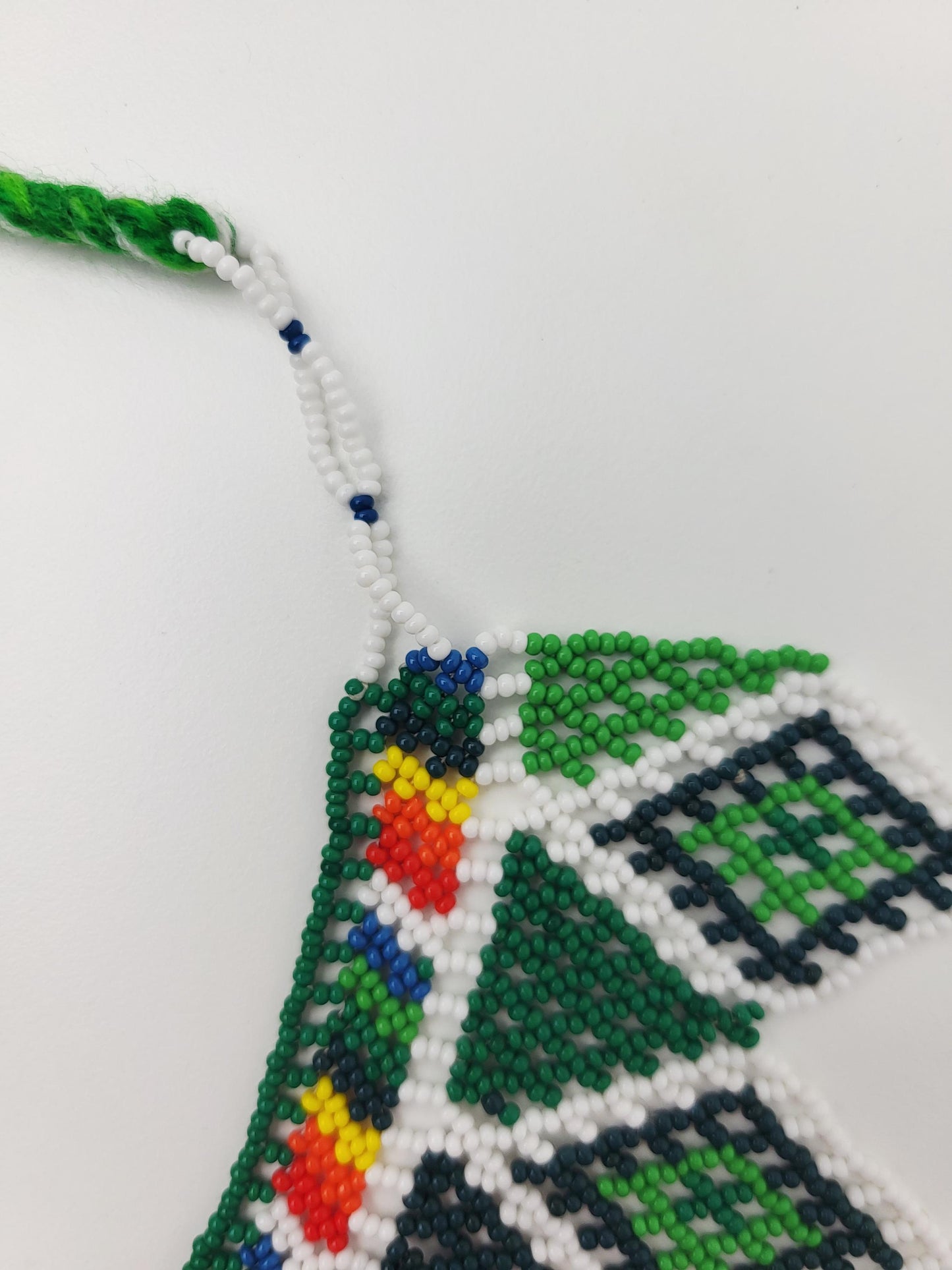 mexikanische Perlenschmuck, Perlenkette aus Chiapas Mexiko, bunte Ketten hergestellt von Indigenen Frauen