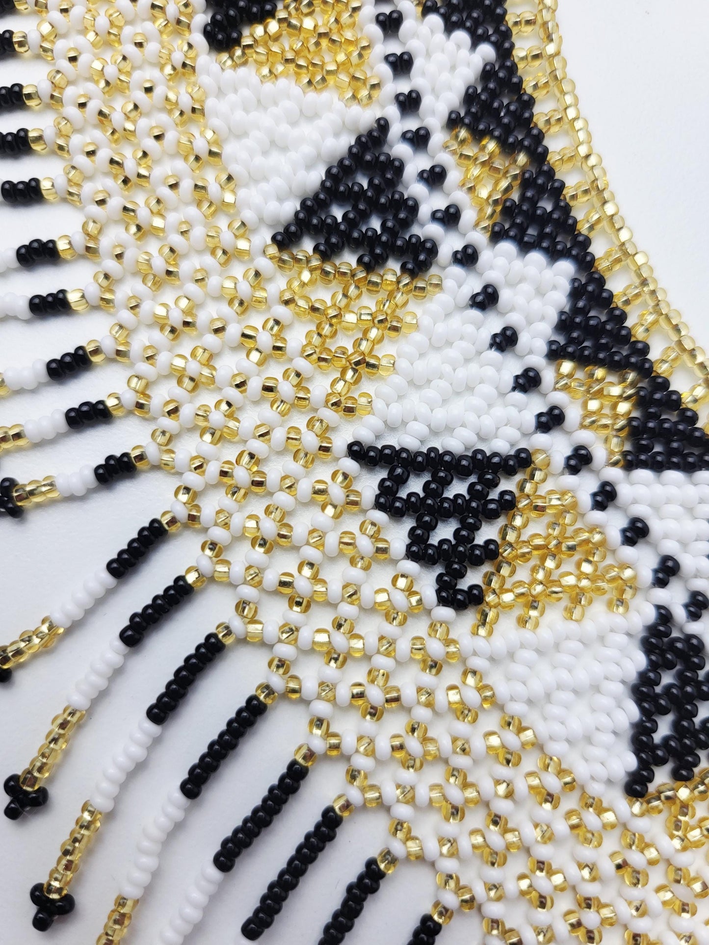 mexikanische Perlenschmuck, Perlenkette aus Chiapas Mexiko, bunte Ketten hergestellt von Indigenen Frauen