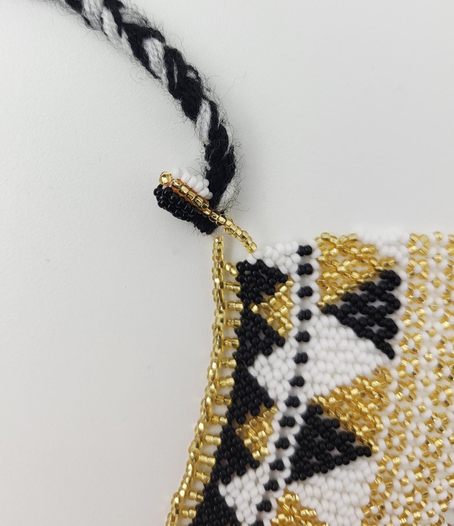 mexikanische Perlenschmuck, Perlenkette aus Chiapas Mexiko, bunte Ketten hergestellt von Indigenen Frauen