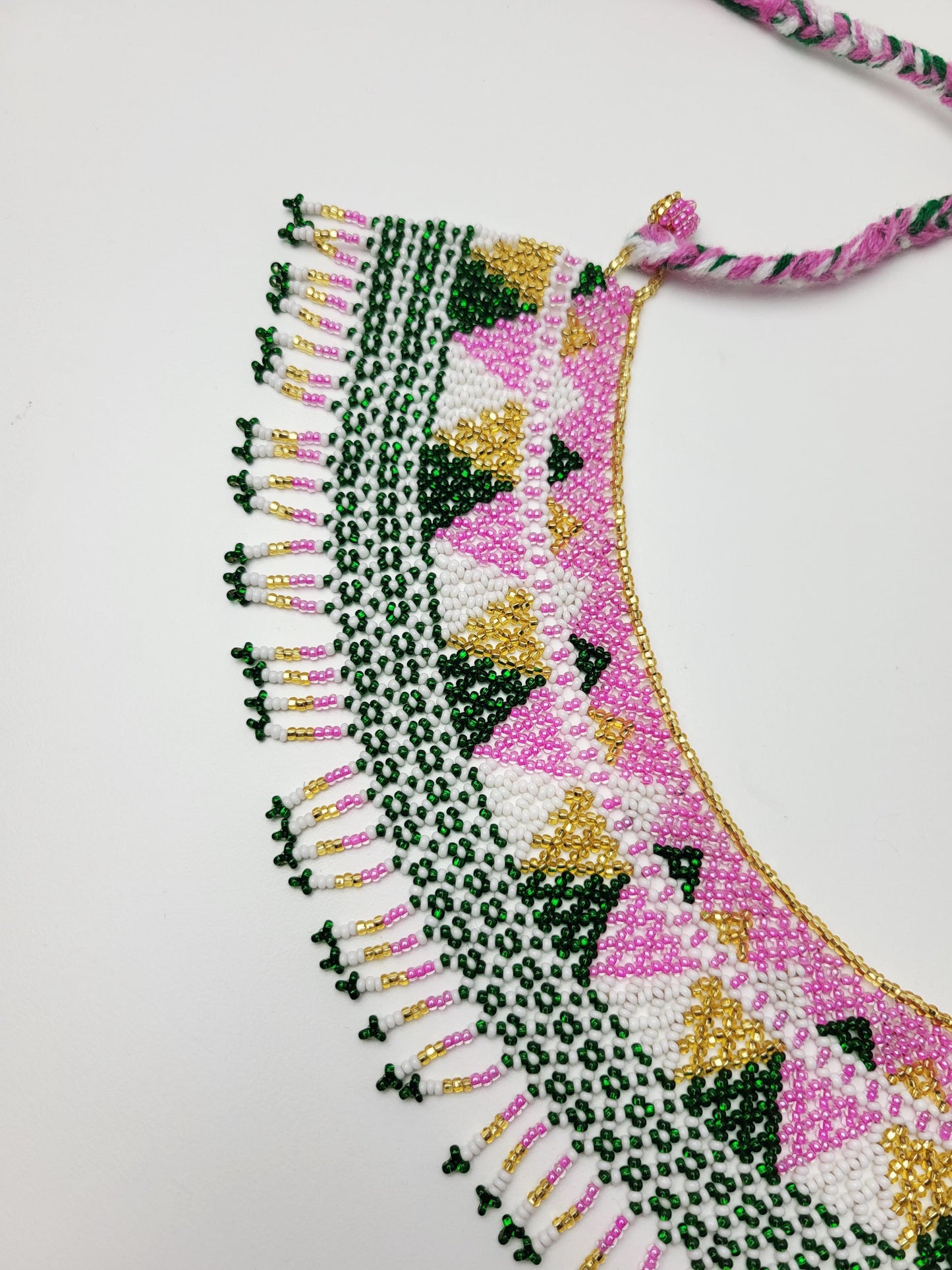 mexikanische Perlenschmuck, Perlenkette aus Chiapas Mexiko, bunte Ketten hergestellt von Indigenen Frauen