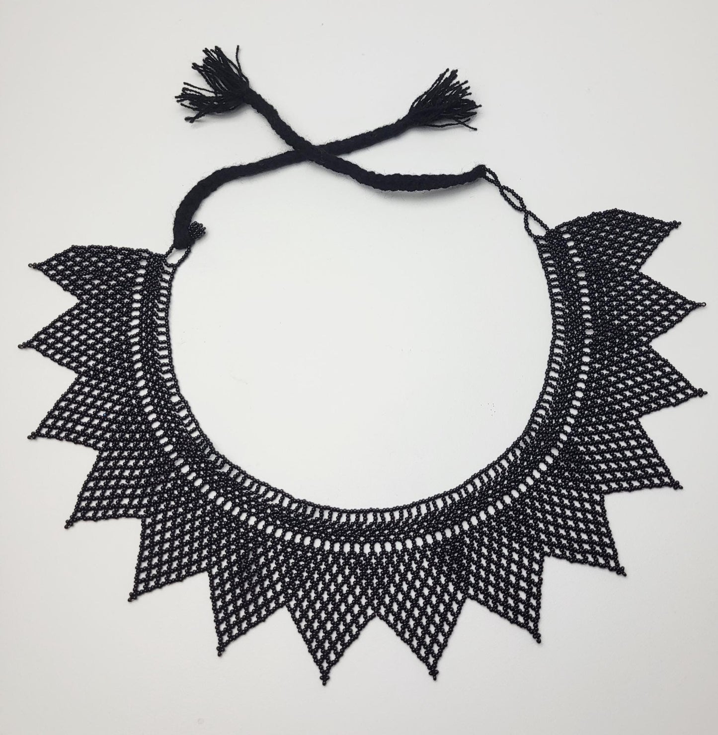 mexikanische Perlenschmuck, Perlenkette aus Chiapas Mexiko, bunte Ketten hergestellt von Indigenen Frauen