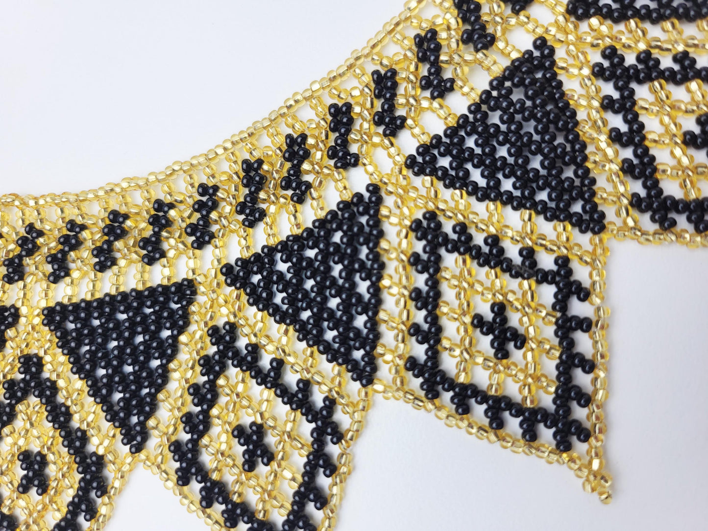 mexikanische Perlenschmuck, Perlenkette aus Chiapas Mexiko, bunte Ketten hergestellt von Indigenen Frauen