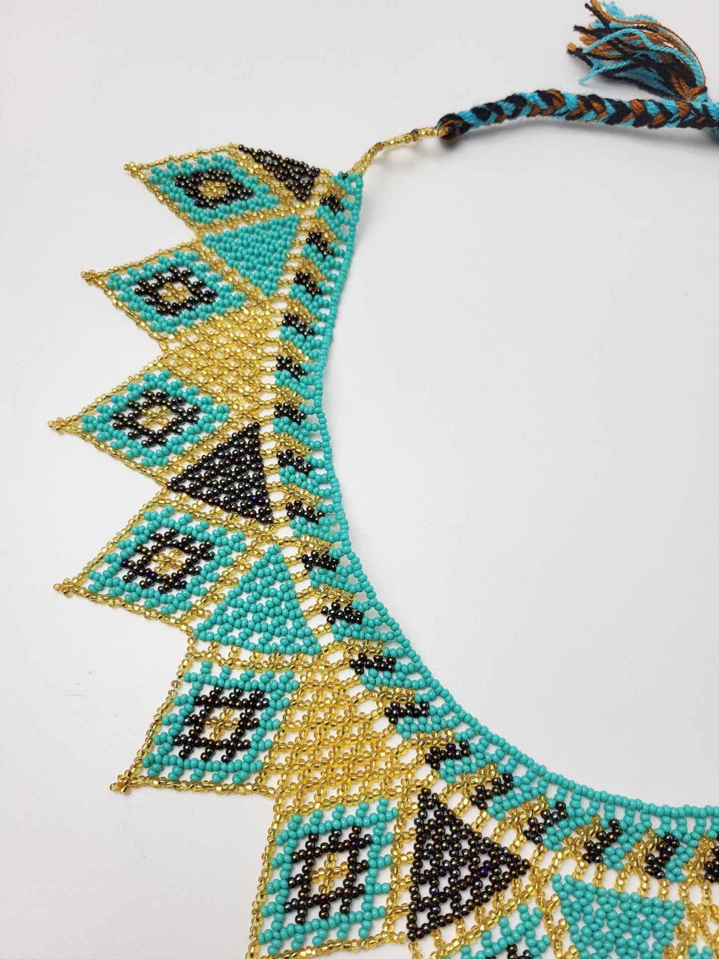 mexikanische Perlenschmuck, Perlenkette aus Chiapas Mexiko, bunte Ketten hergestellt von Indigenen Frauen