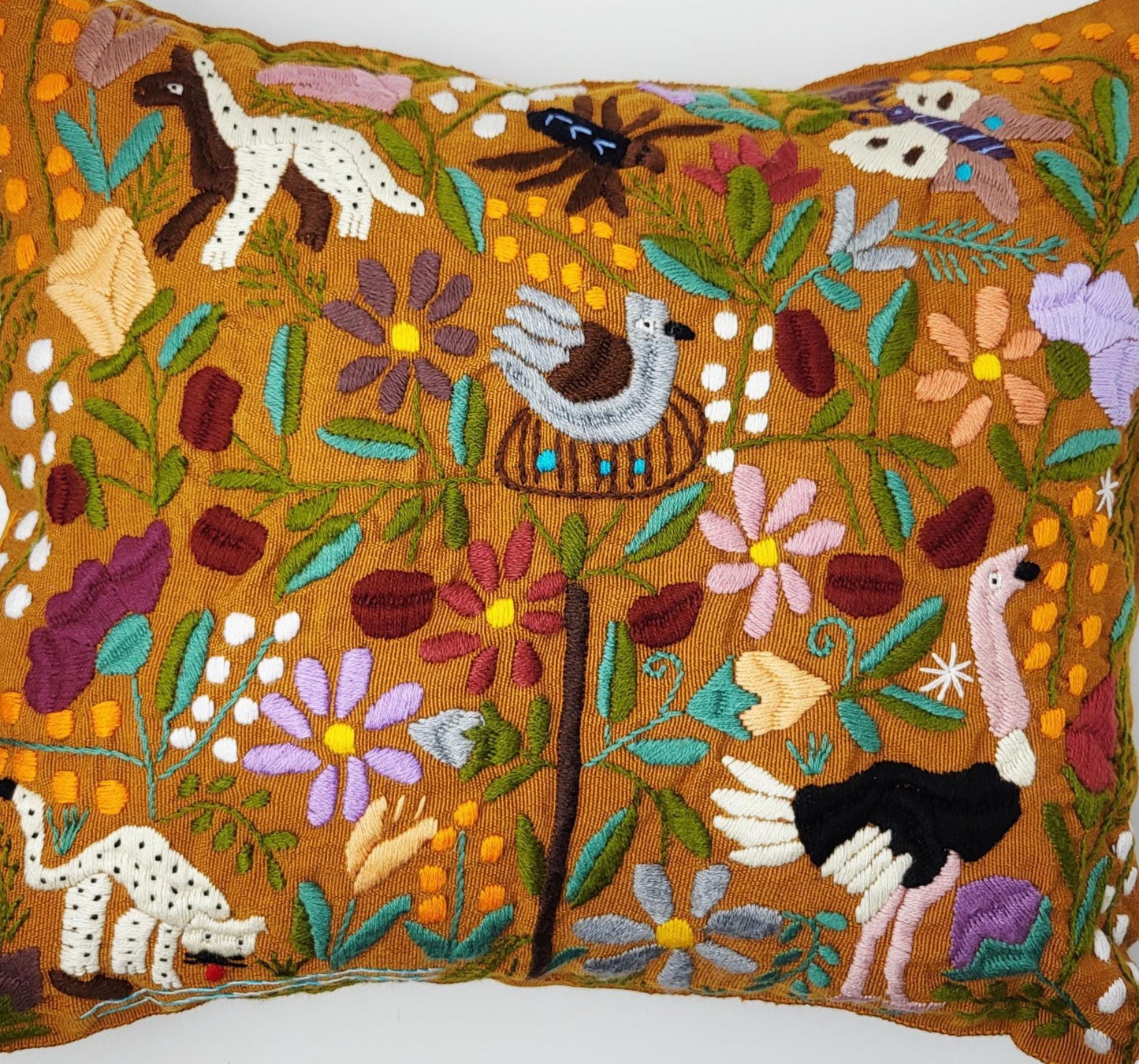Kissen mit Tiermuster, handbestickt und gewebt in Mexiko von Indigenen Frauen