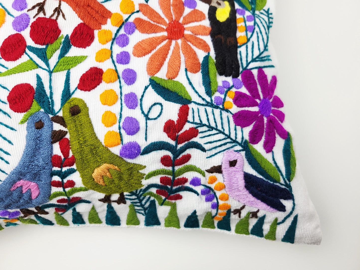 handbestickte und gewebte Kissenhülle, Kissenhülle mit Tiermuster