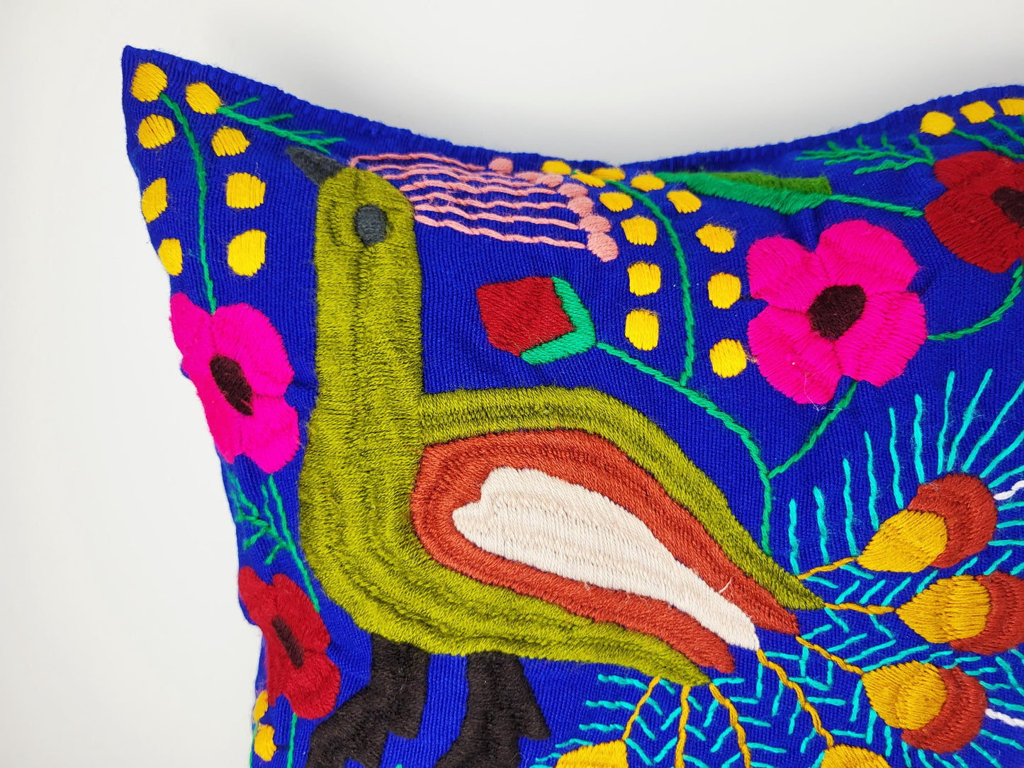 handbestickte und gewebte Kissenhülle, Kissenhülle mit Tiermuster