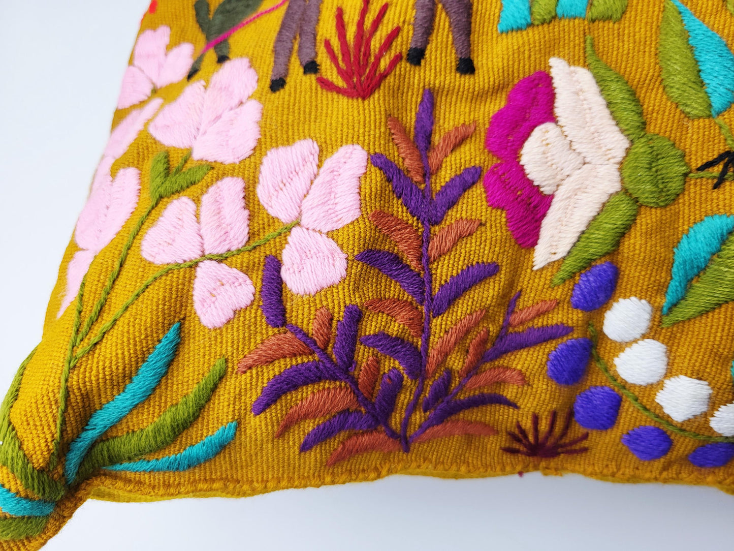 handbestickter und gewebter Kissenbezug aus Mexiko, Kissen mit Tiermuster