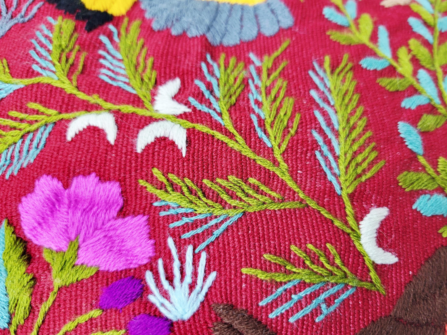 handbestickter und gewebter Kissenbezug aus Mexiko, Kissen mit Tiermuster