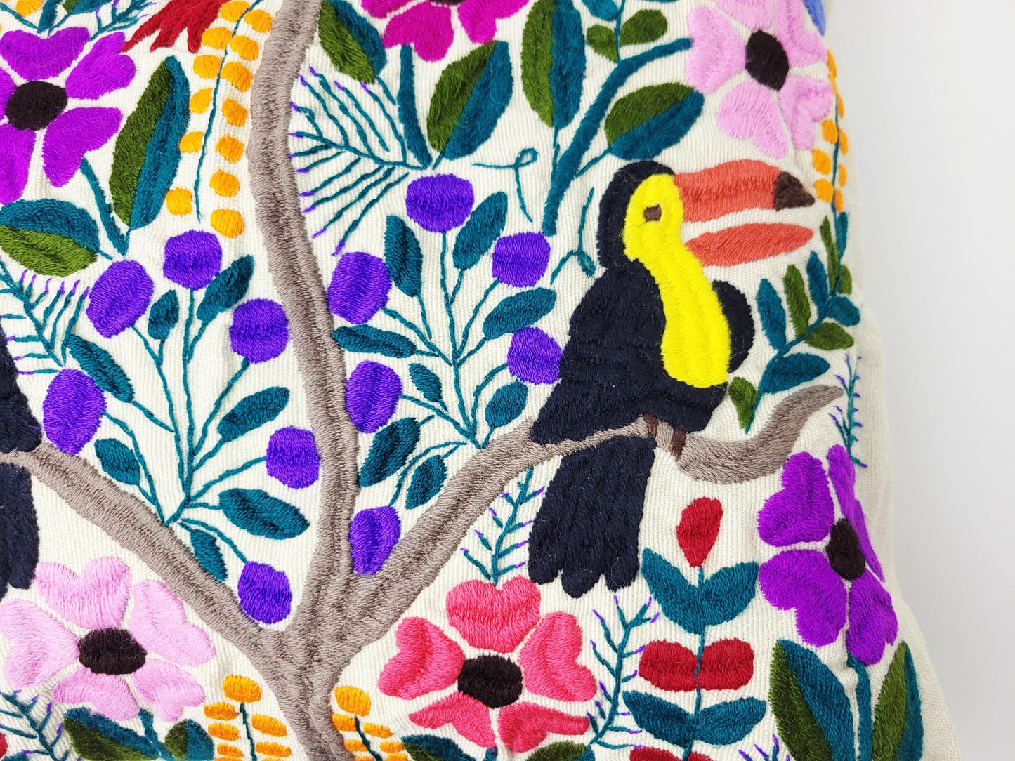 handbestickter und gewebter Kissenbezug aus Mexiko, Kissen mit Tiermuster