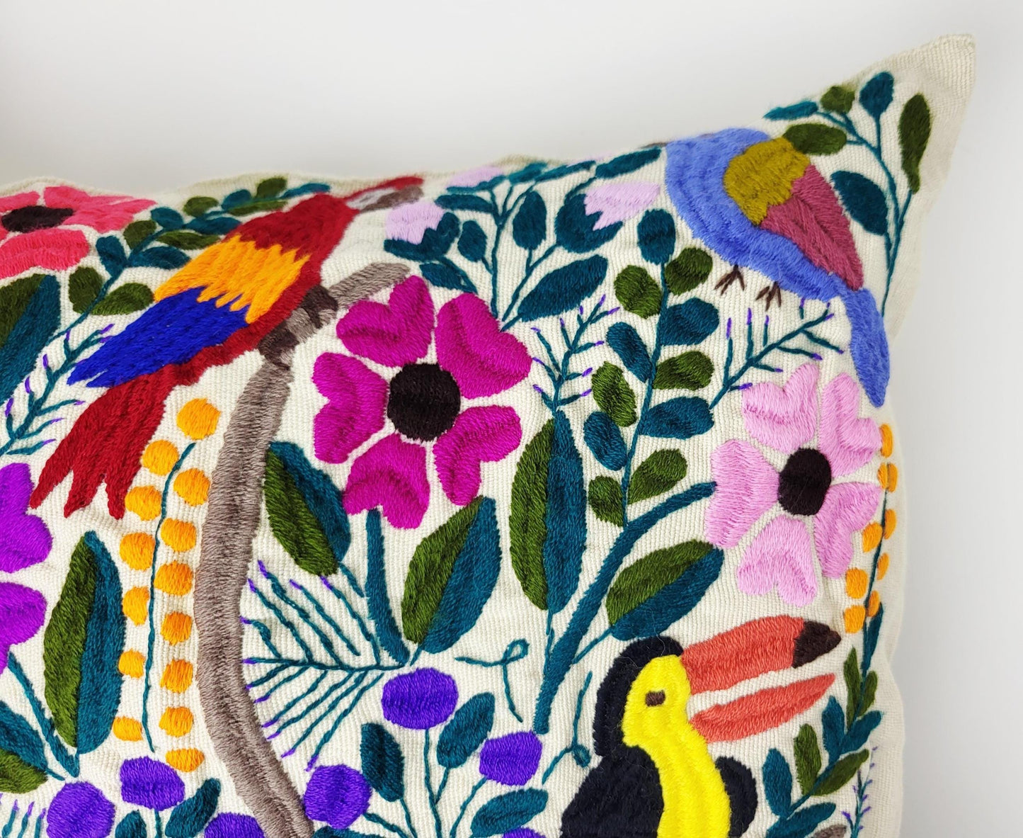 handbestickter und gewebter Kissenbezug aus Mexiko, Kissen mit Tiermuster