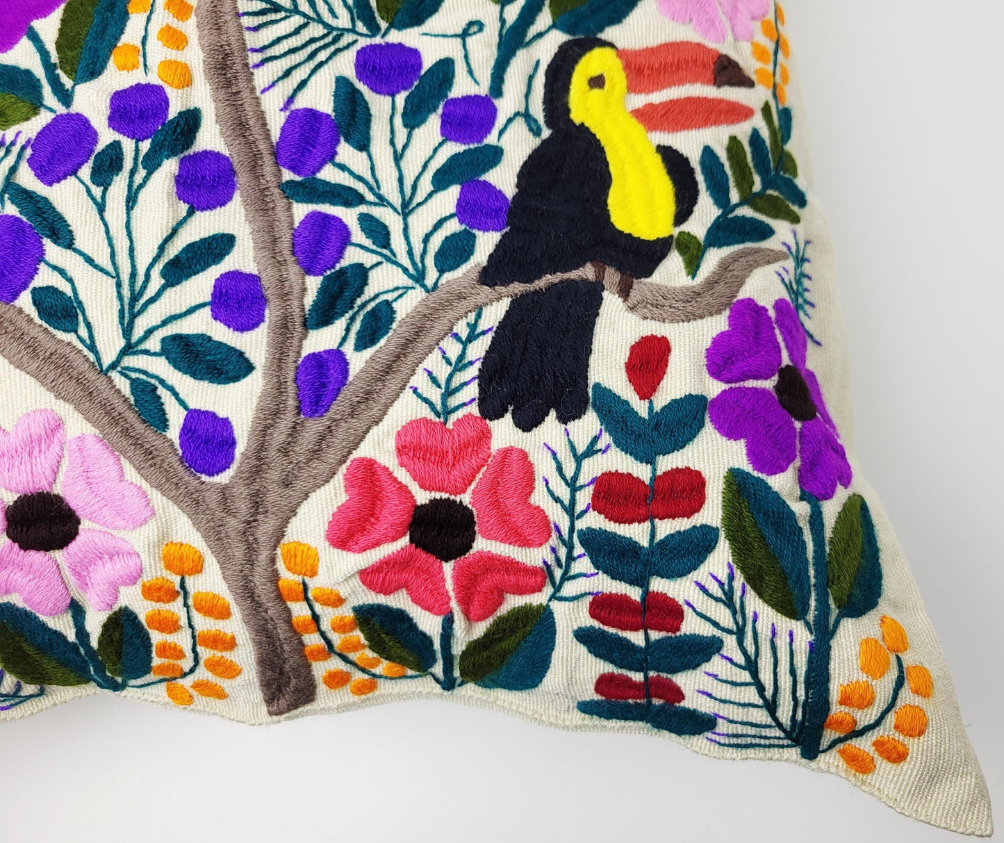 handbestickter und gewebter Kissenbezug aus Mexiko, Kissen mit Tiermuster