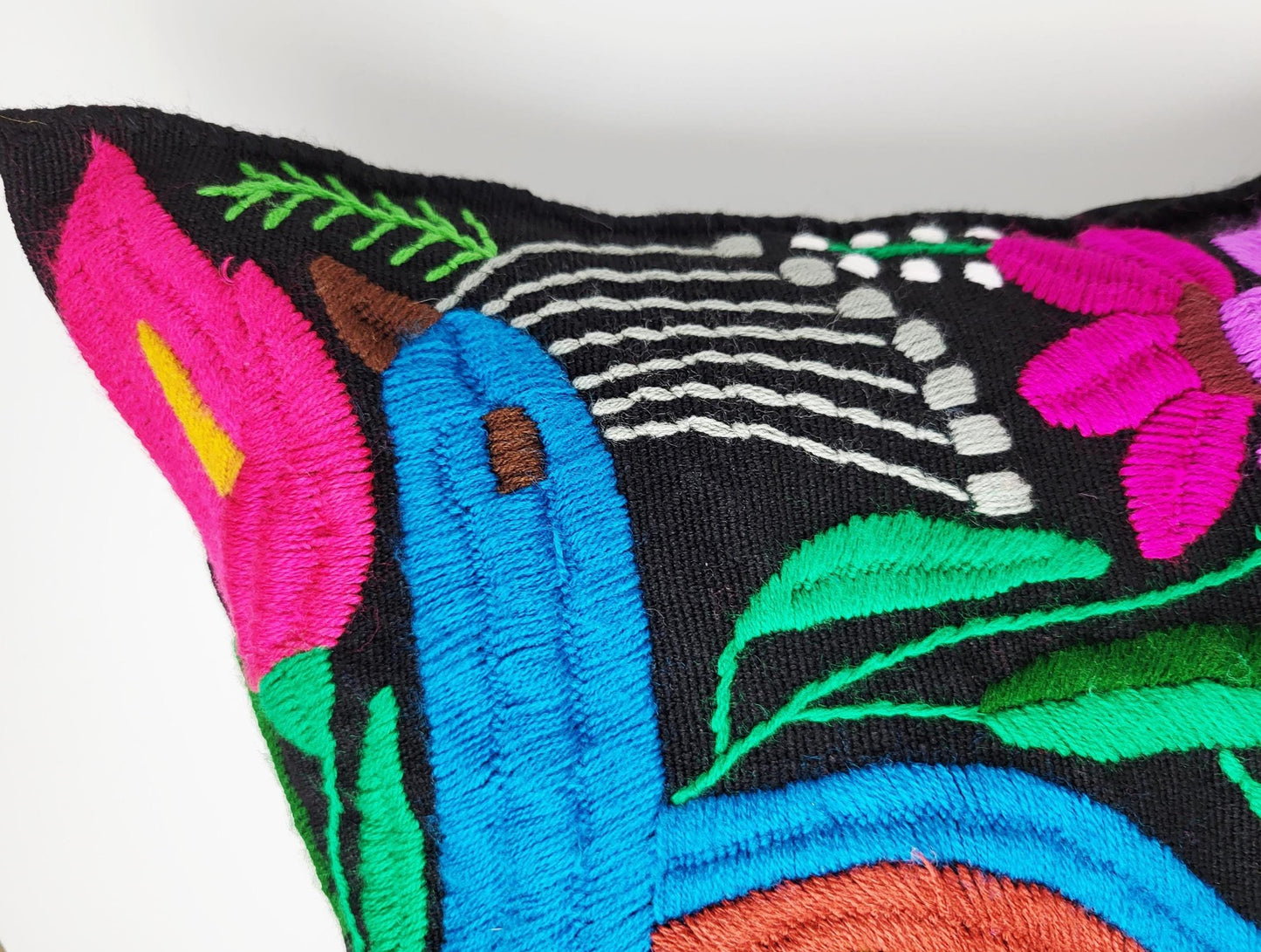 Handbestickter mexikanischer Kissenbezug - Authentisches Kunsthandwerk aus Chiapas