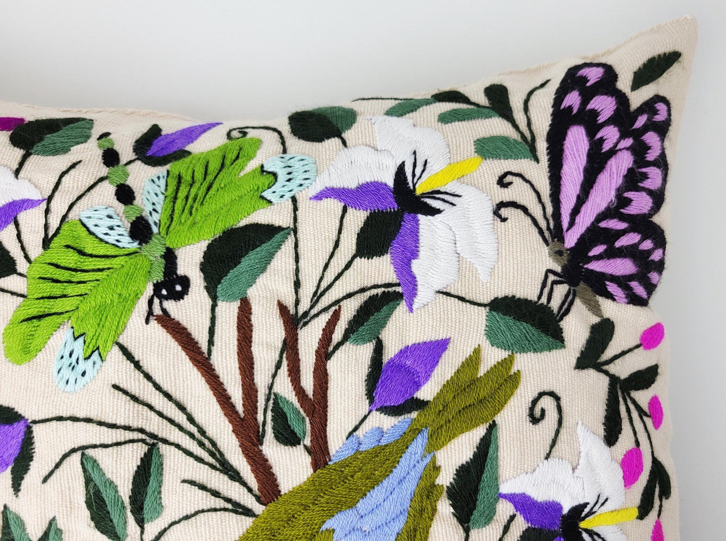 Mexikanischer handbestickter traditioneller Kissenbezug, Dekokissen mit Tiermuster, mexikanisches buntes Dekor