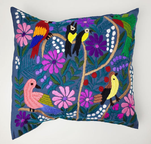 Von mexikanischen Indigenen besticktes und gewebter Kissenbezug