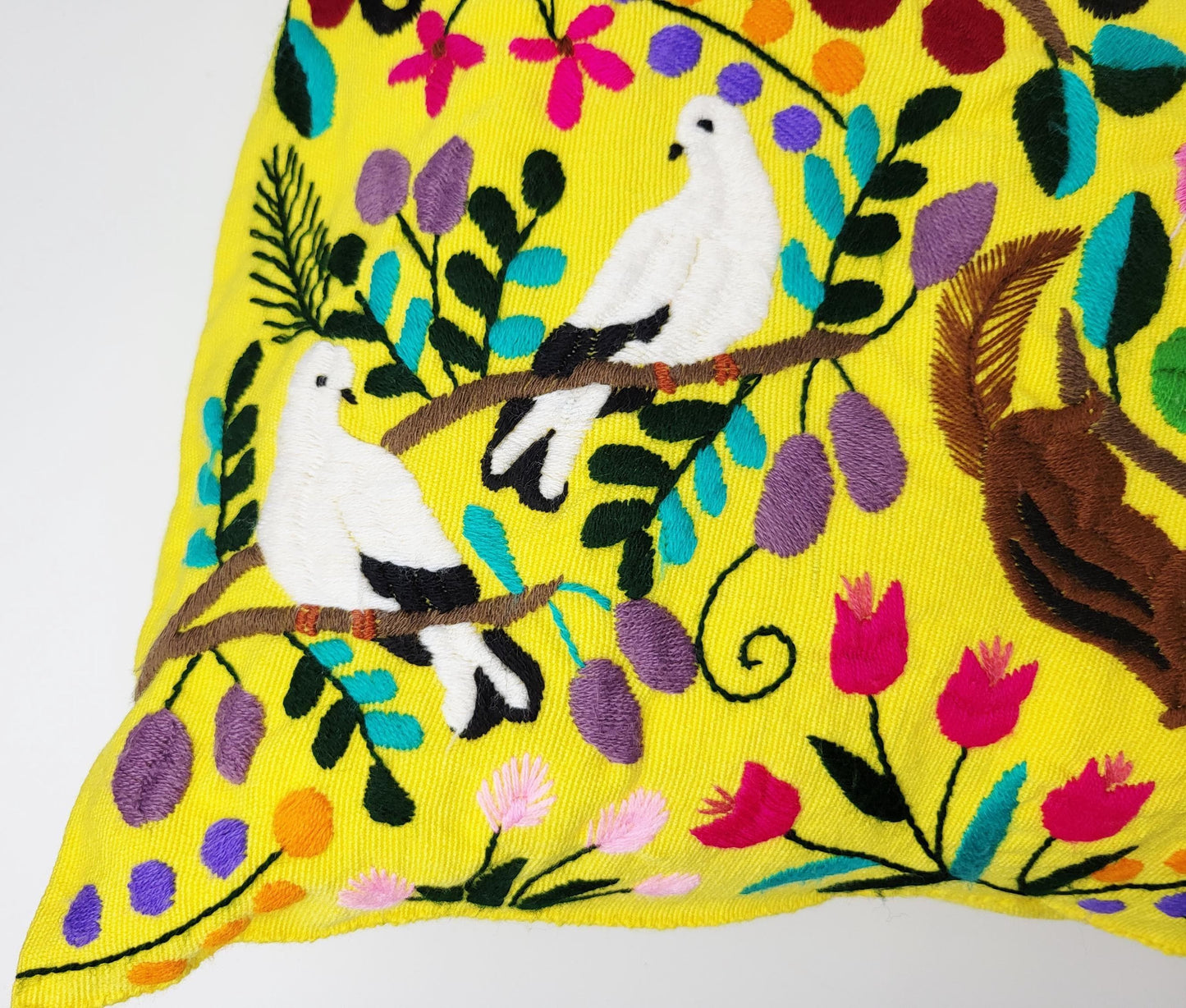 Handbestickter Kissenbezug Mexiko | Bunte Tiermuster | Fairtrade Dekokissen Chiapas | Unikat Maya Textilkunst | Boho Ethno Deko