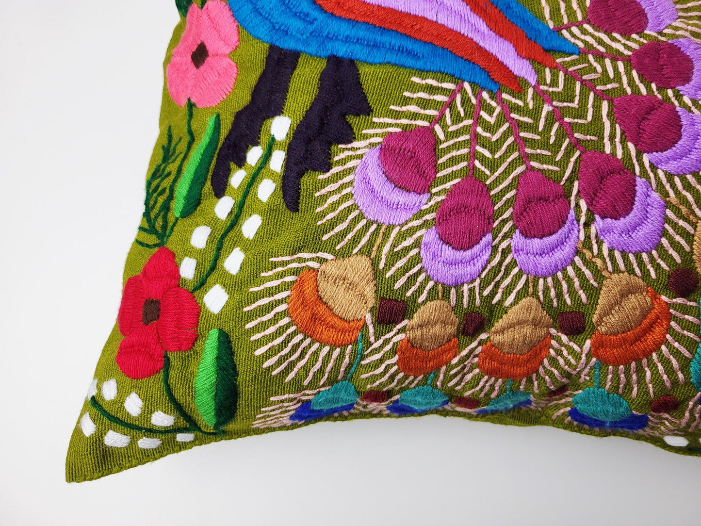 Handbestickter Kissenbezug Mexiko | Bunte Tiermuster | Fairtrade Dekokissen Chiapas | Unikat Maya Textilkunst | Boho Ethno Deko