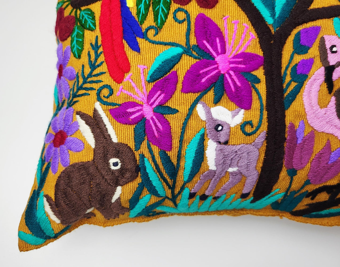 Handbestickter Kissenbezug Mexiko | Bunte Tiermuster | Fairtrade Dekokissen Chiapas | Unikat Maya Textilkunst | Boho Ethno Deko