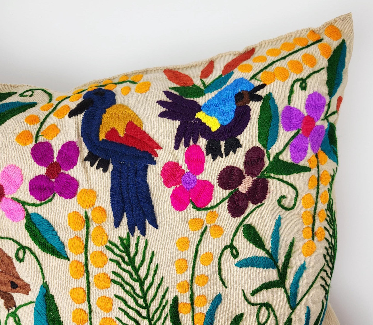 Mexikanischer handbestickter Kissenbezug mit Tiermuster