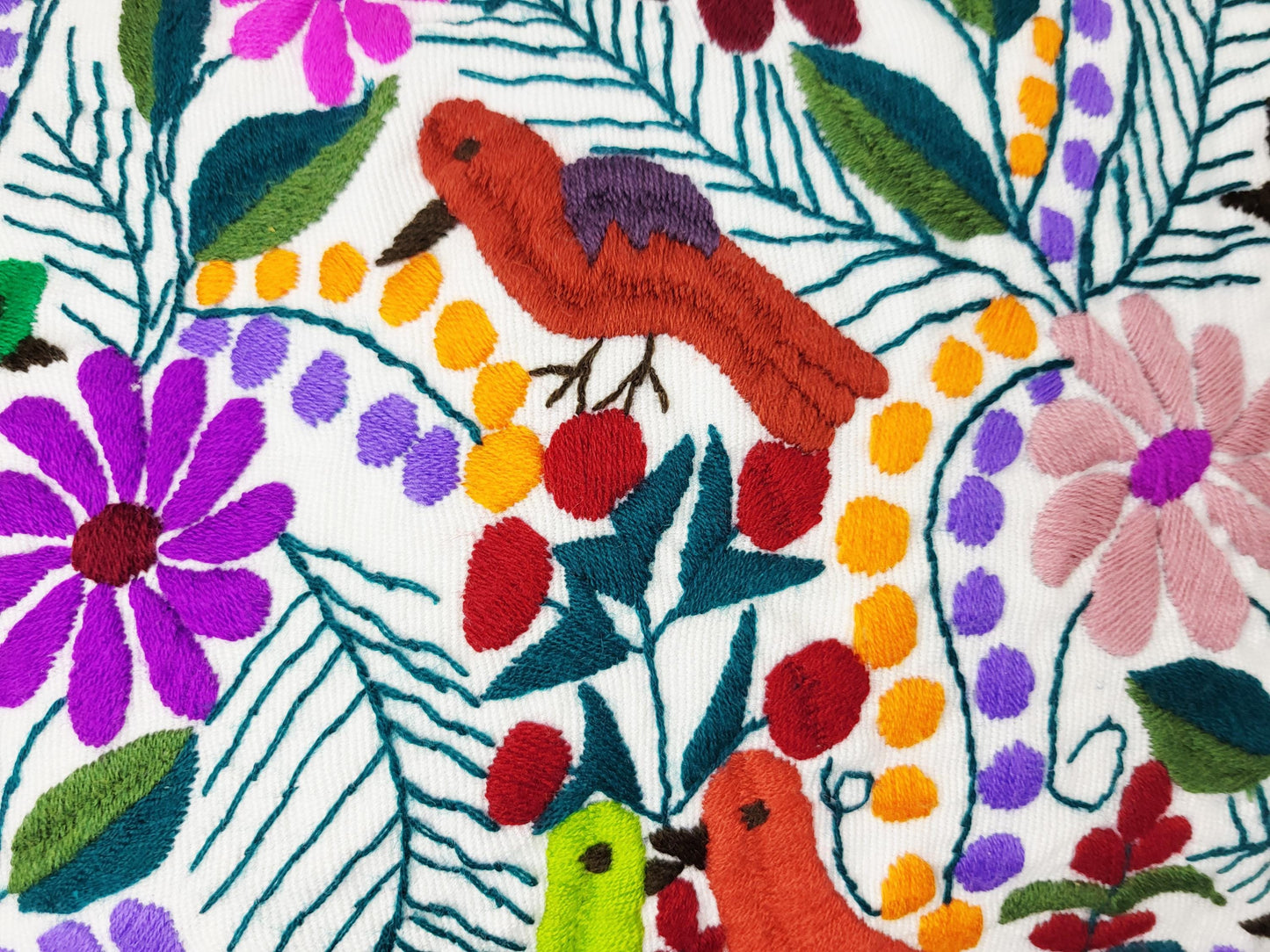 handbestickte und gewebte Kissenhülle, Kissenhülle mit Tiermuster