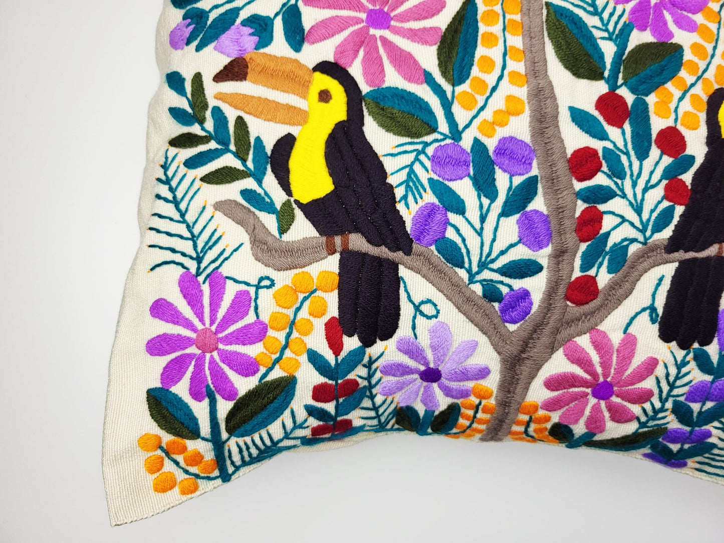 handbestickte und gewebte Kissenhülle, Kissenhülle mit Tiermuster