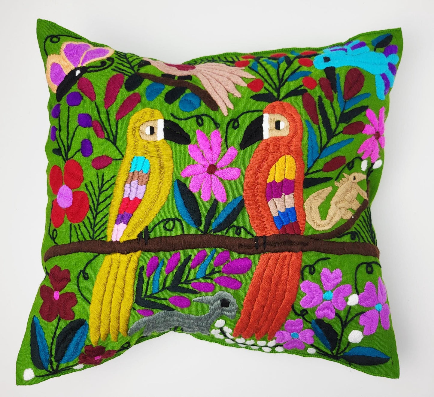 Kissen mit Tiermuster, handbestickt und gewebt in Mexiko von Indigenen Frauen