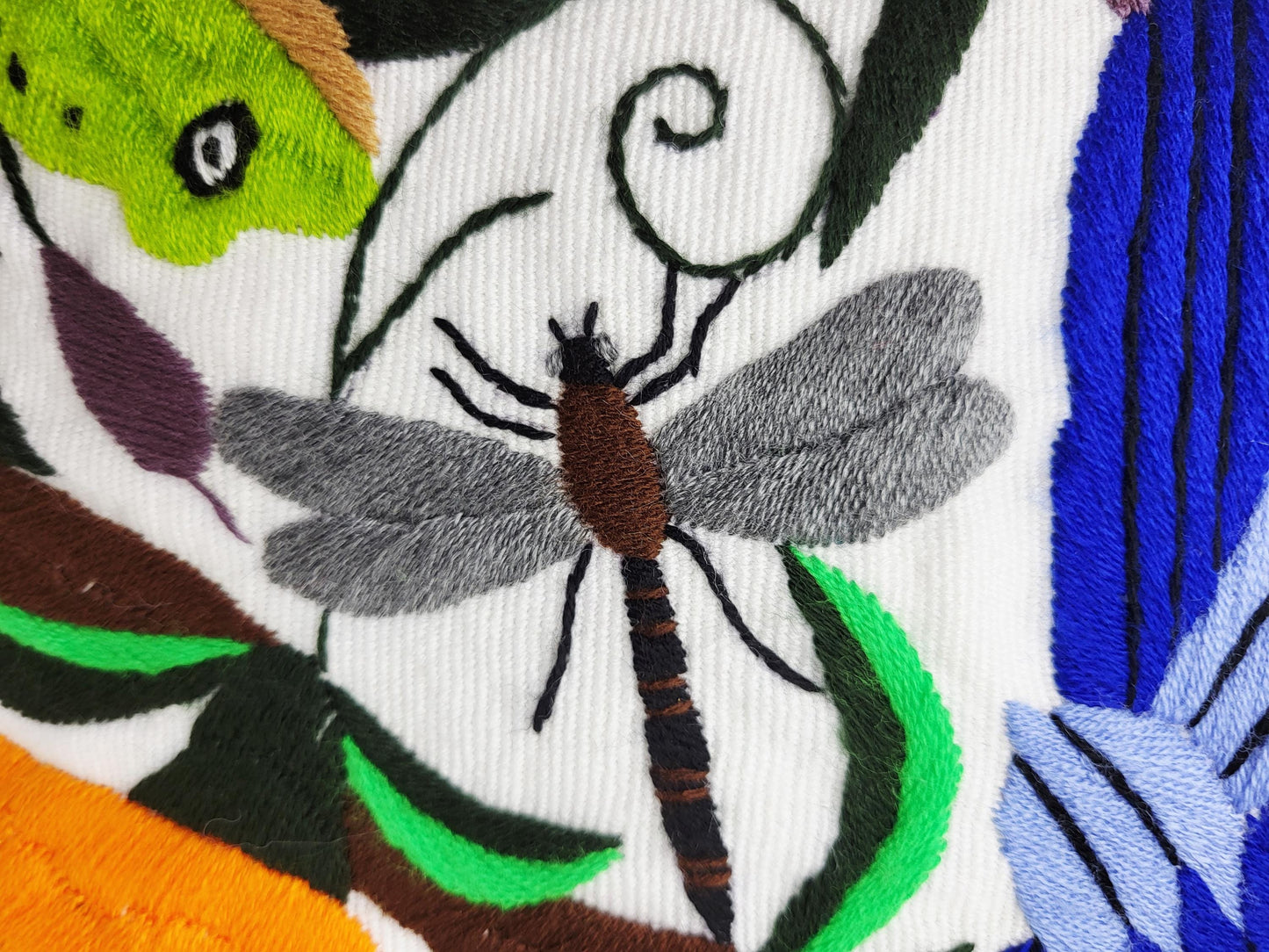 Mexikanischer handbestickter traditioneller Kissenbezug, Dekokissen mit Tiermuster, mexikanisches buntes Dekor