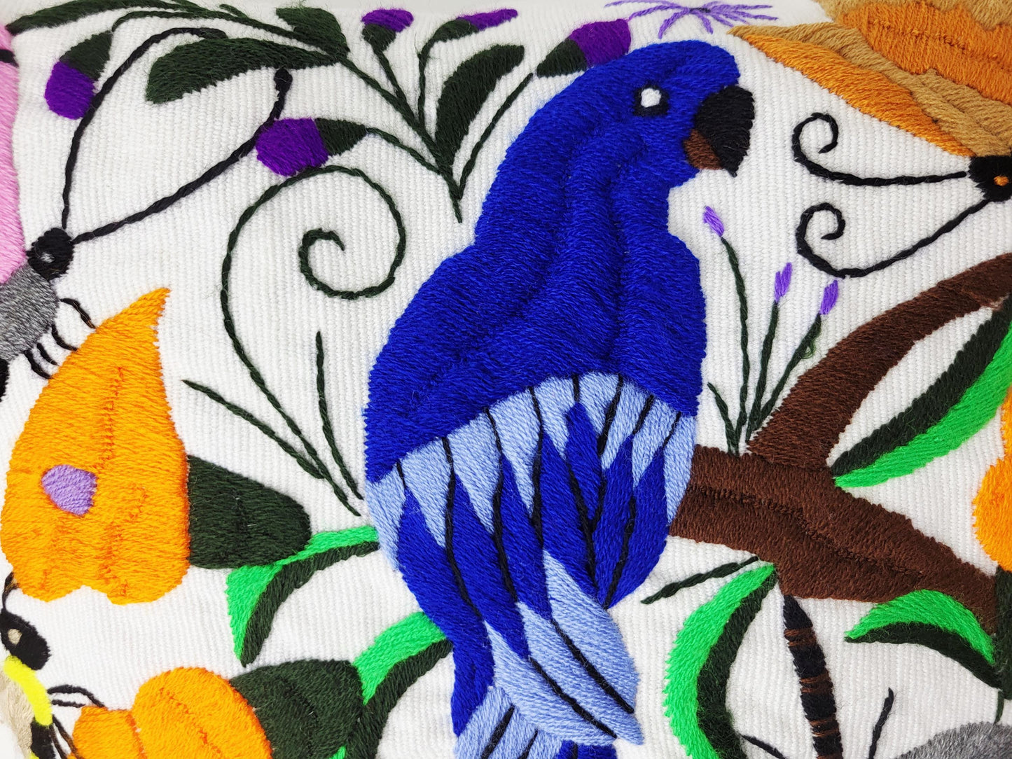 Mexikanischer handbestickter traditioneller Kissenbezug, Dekokissen mit Tiermuster, mexikanisches buntes Dekor