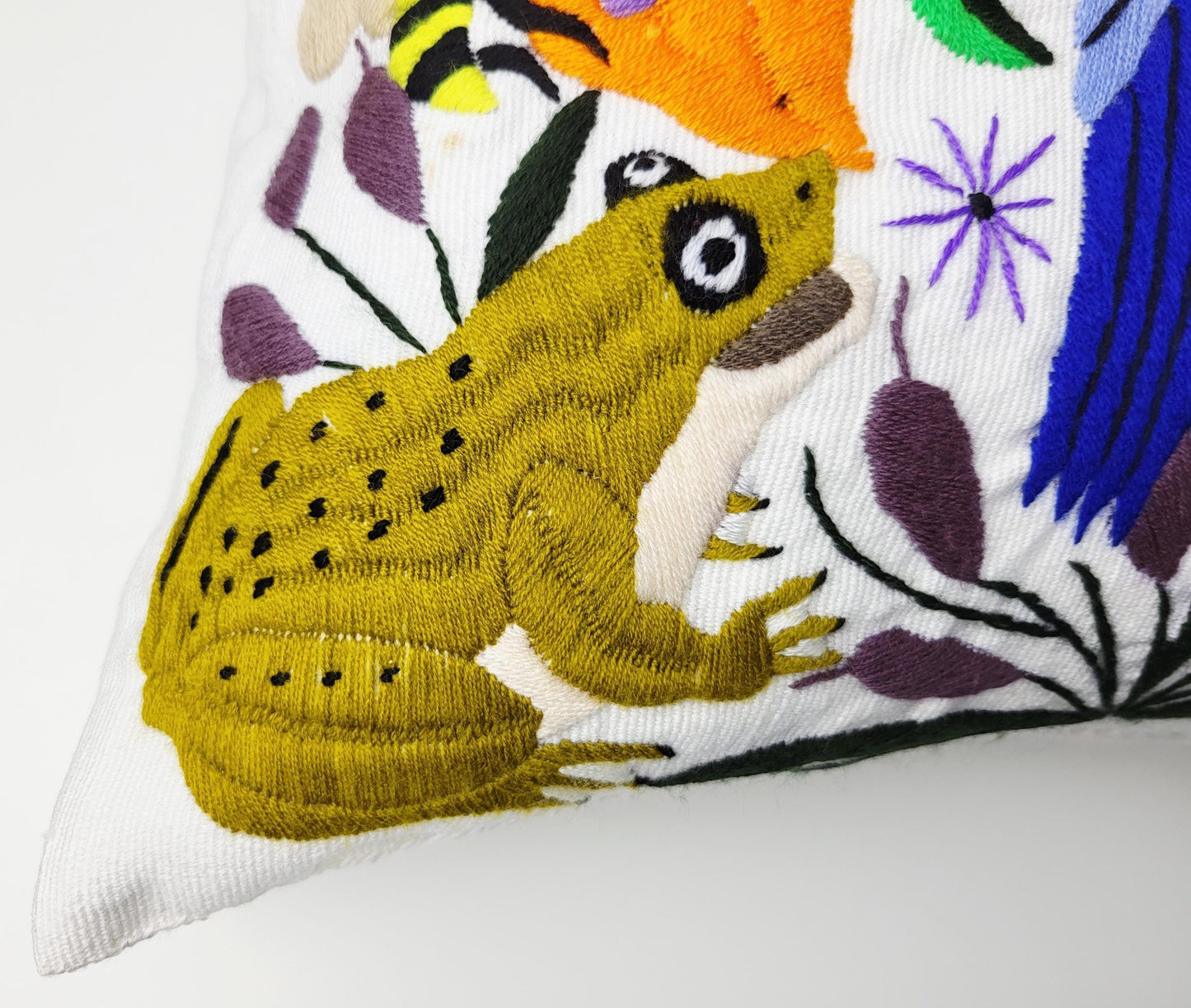 Mexikanischer handbestickter traditioneller Kissenbezug, Dekokissen mit Tiermuster, mexikanisches buntes Dekor